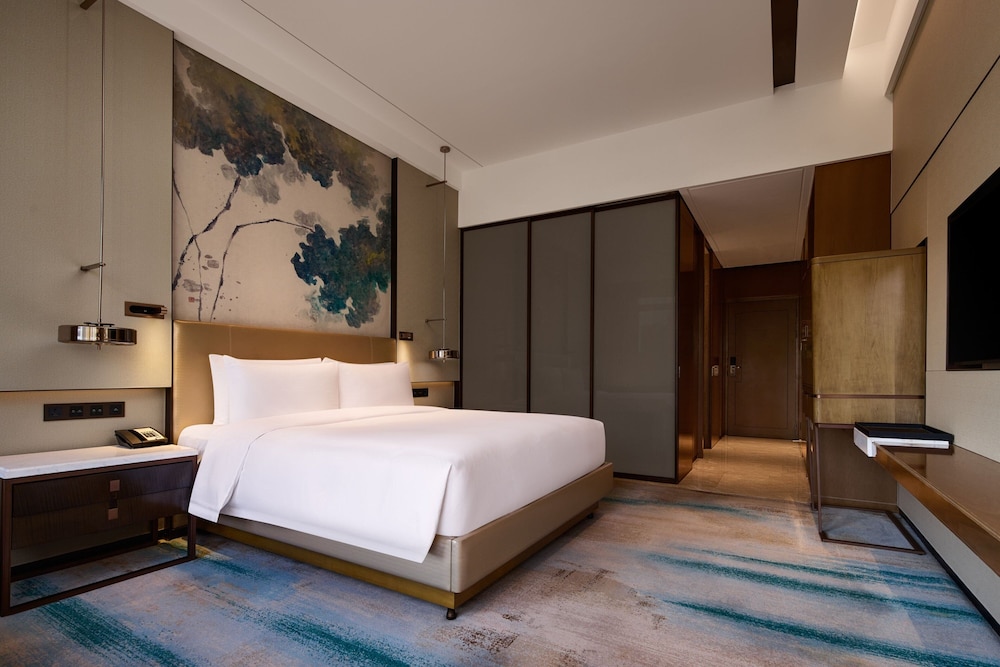 Room, 1 Queen Bed, Non Smoking, City View