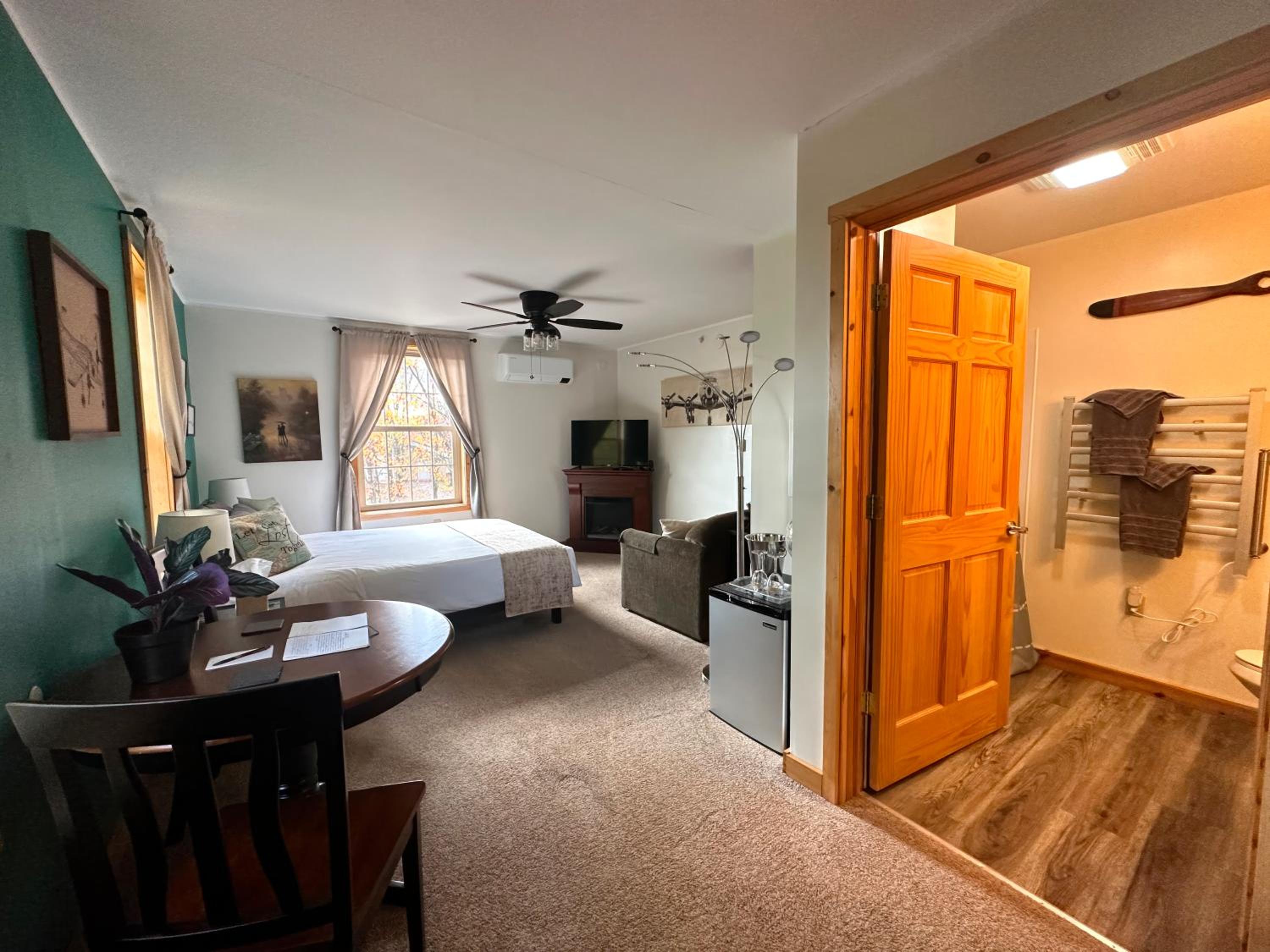 Deluxe Double Room with Extra Bed photo 3
