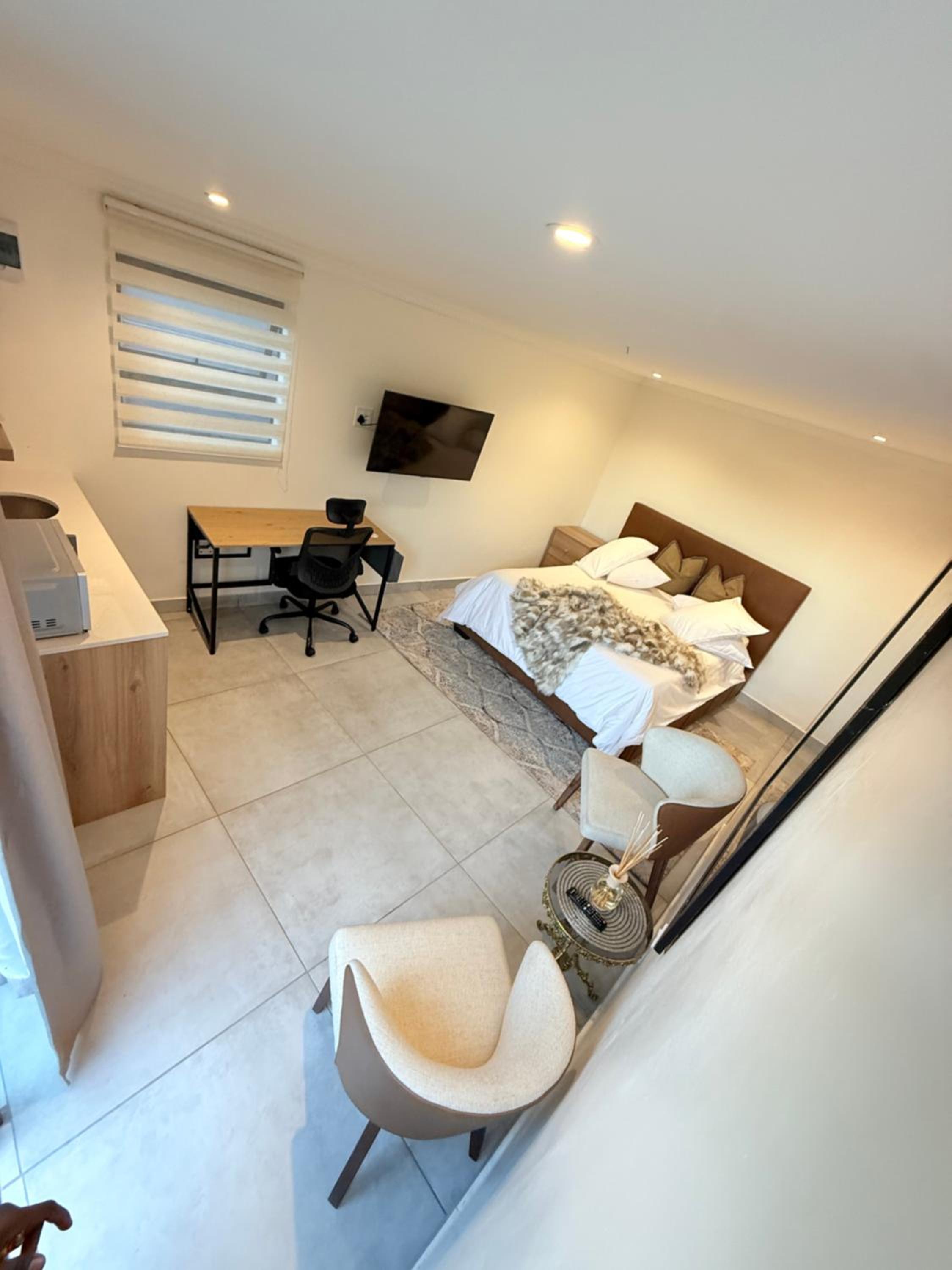 Deluxe King Studio