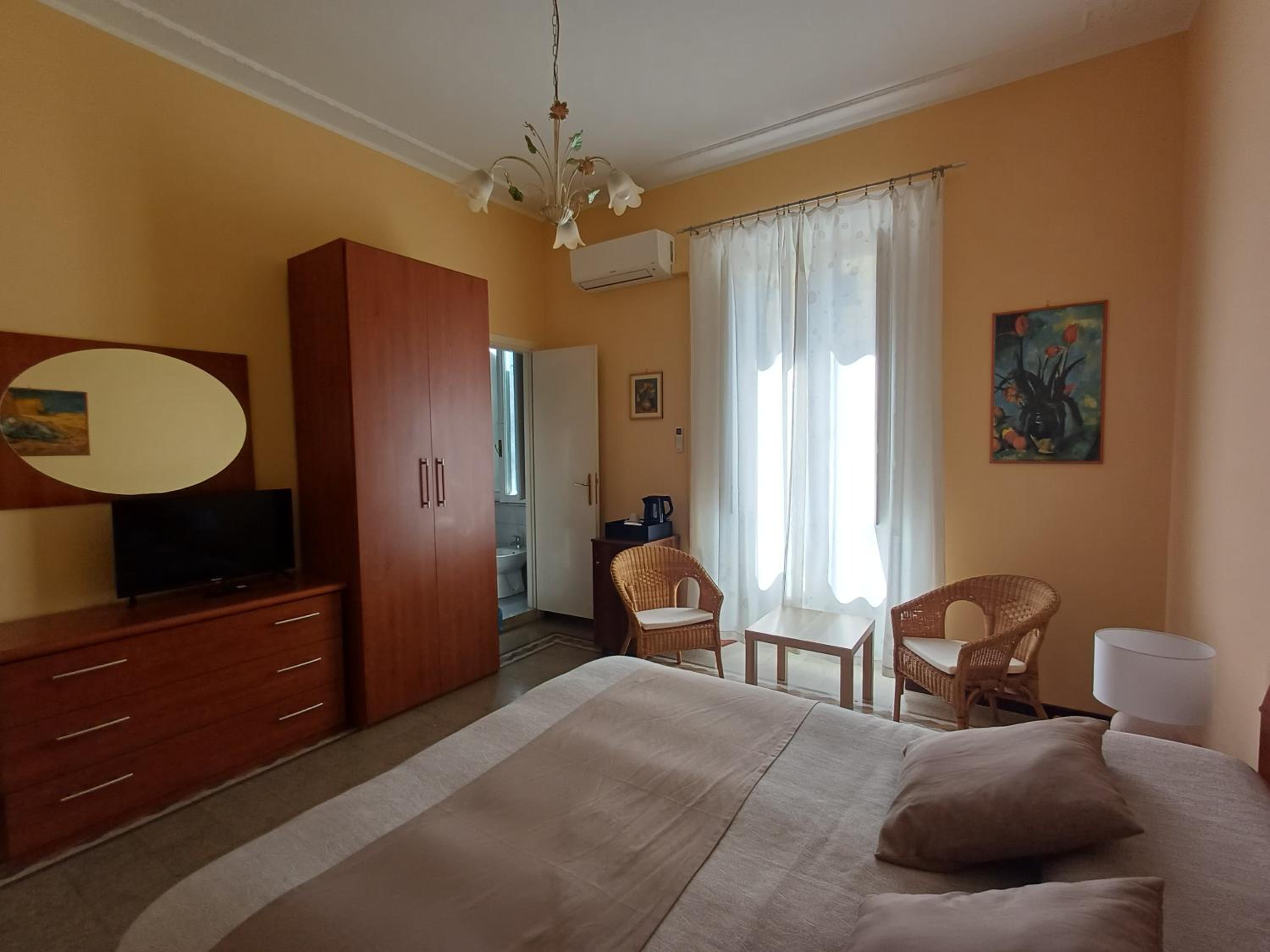 Standard Double Room photo 3