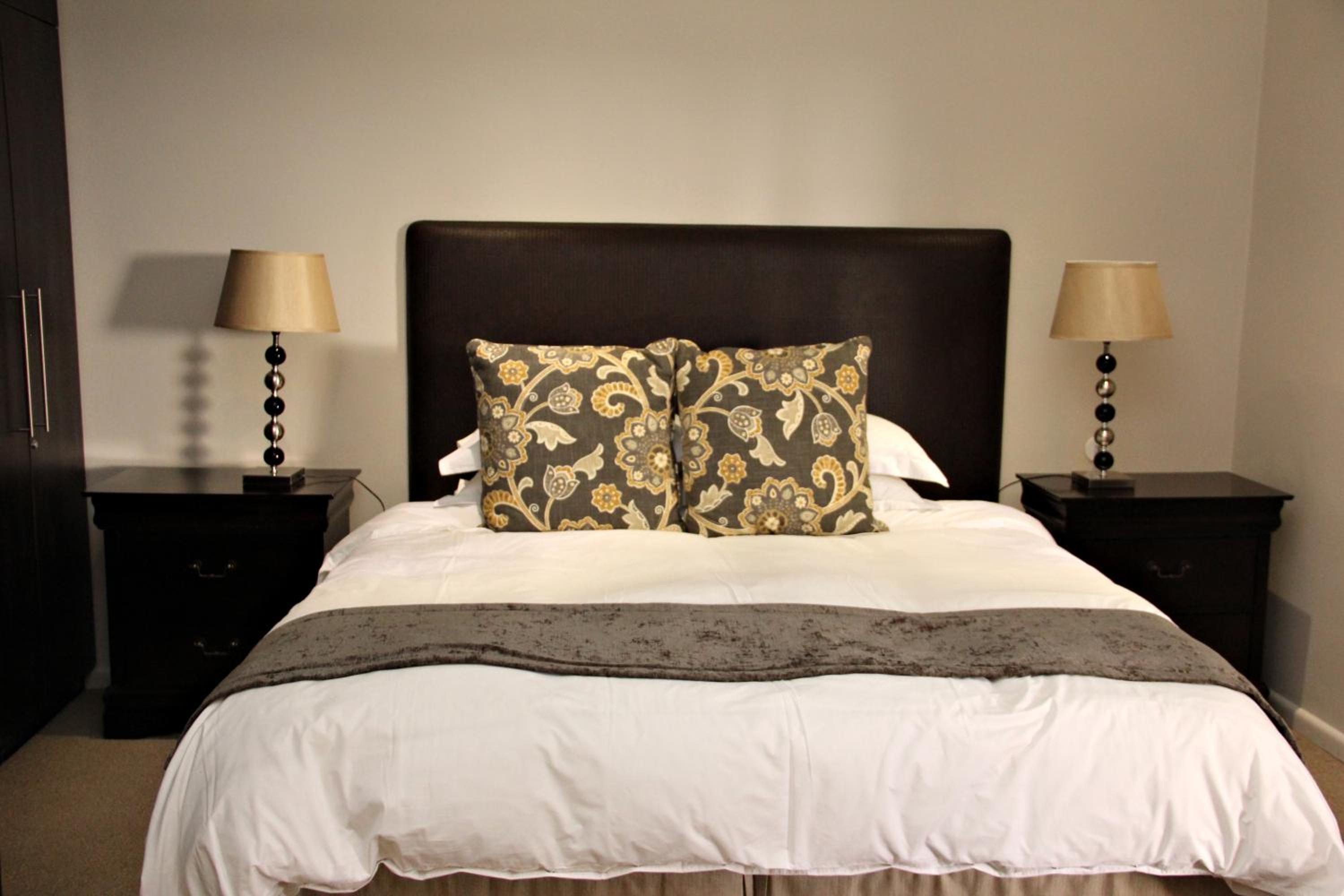 Deluxe King Room - Photo 15
