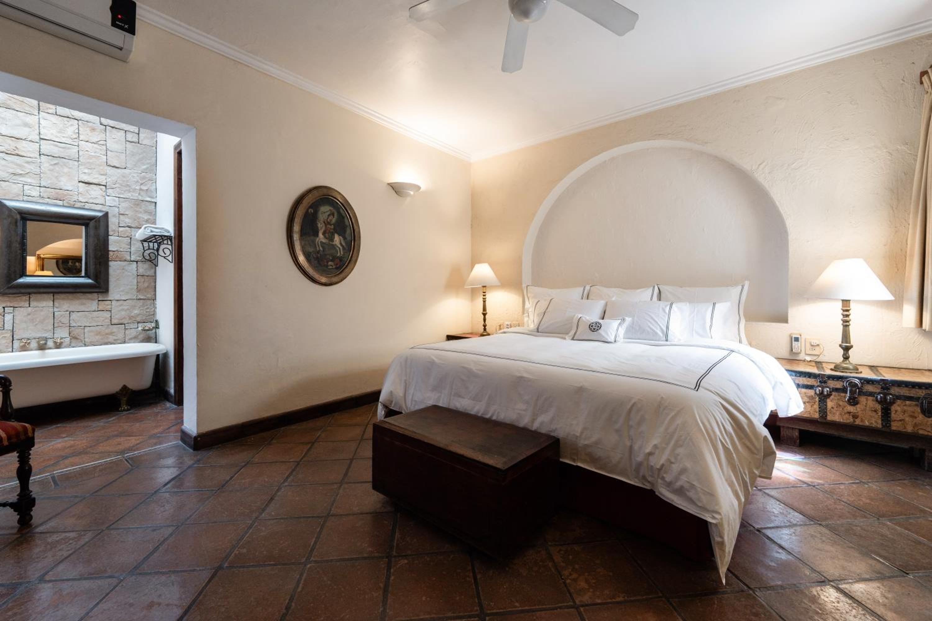 Suite with City View photo 2