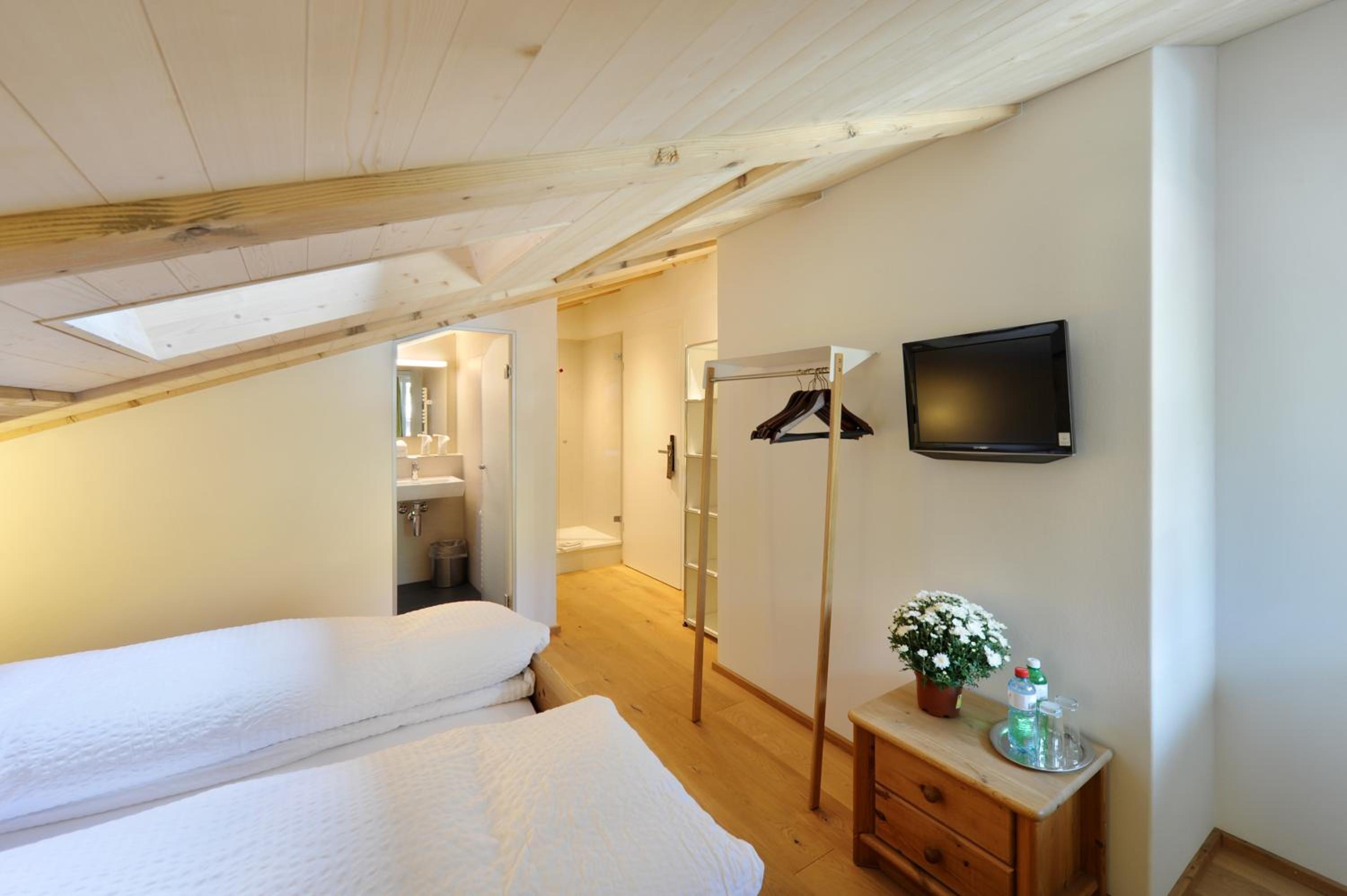 Classic Double Room - Photo 6