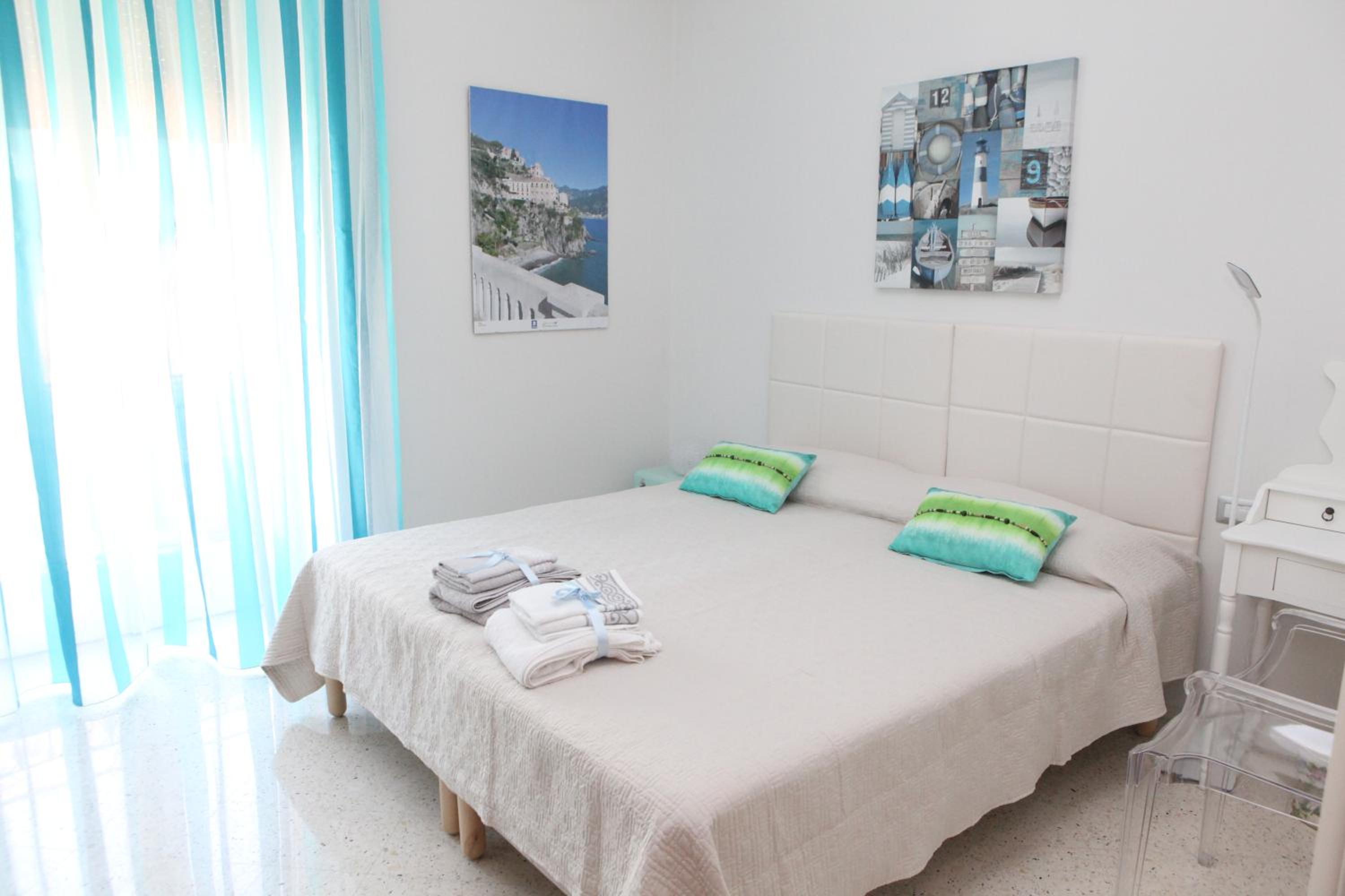Double or Twin Room with Private Bathroom photo 2
