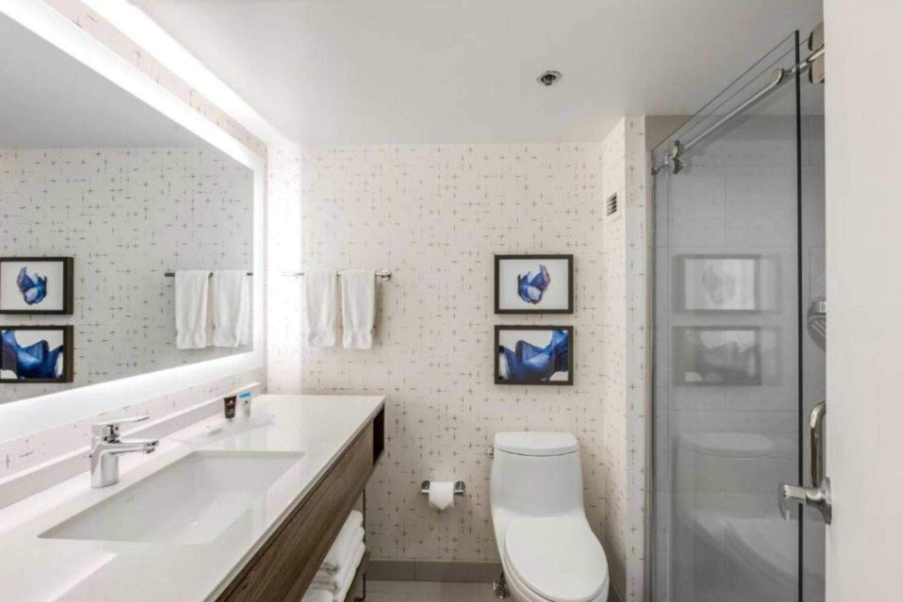 One-Bedroom Suite with Two Queen Beds and Sofa Bed - Premium - Photo 4