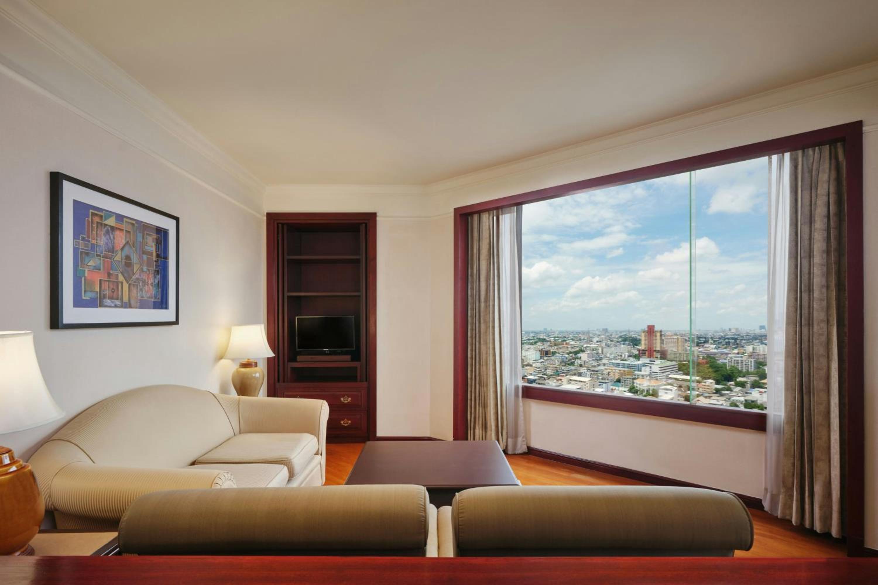 One-Bedroom Crest Suite