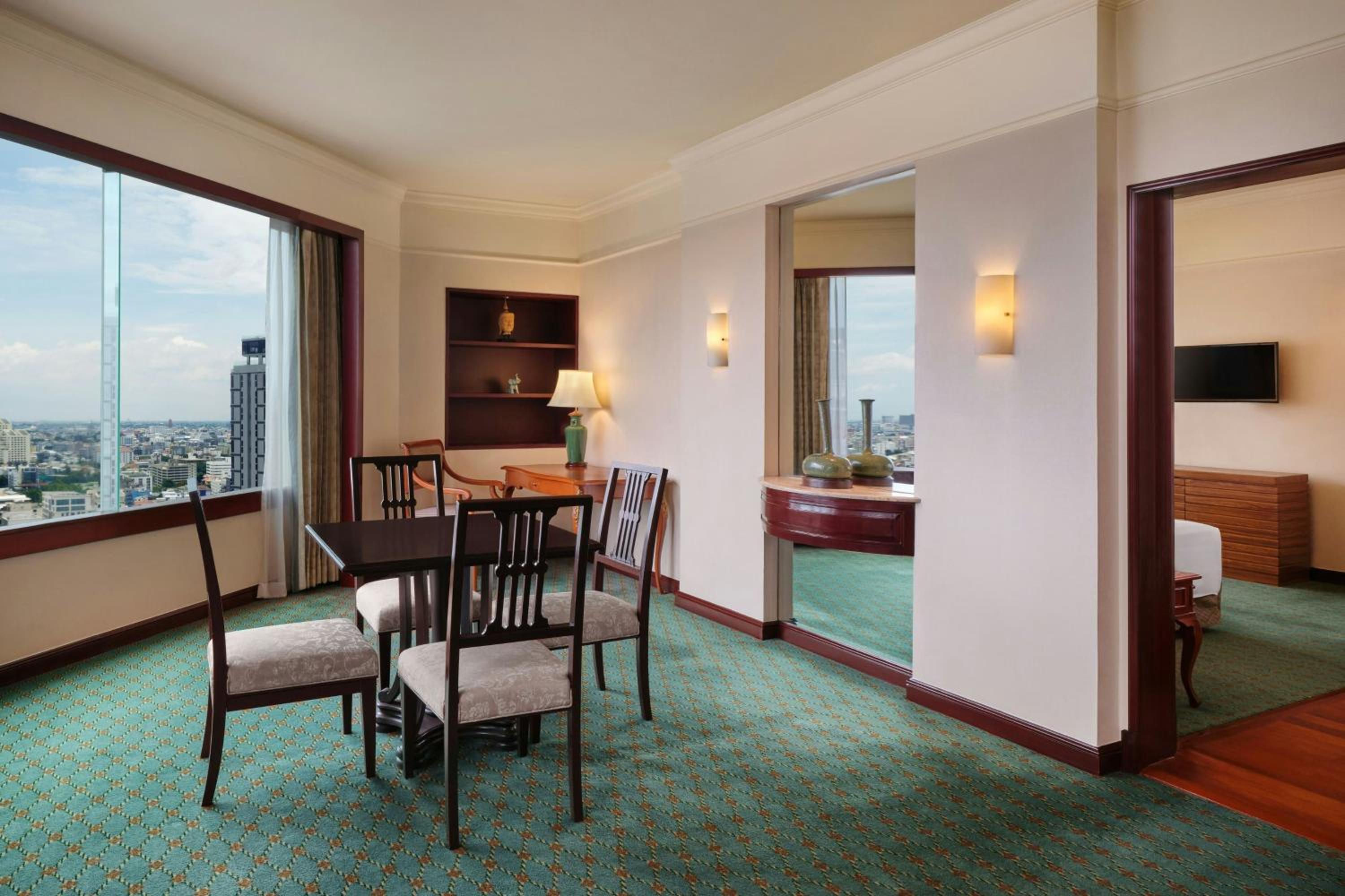 One-Bedroom Crest Suite photo 3