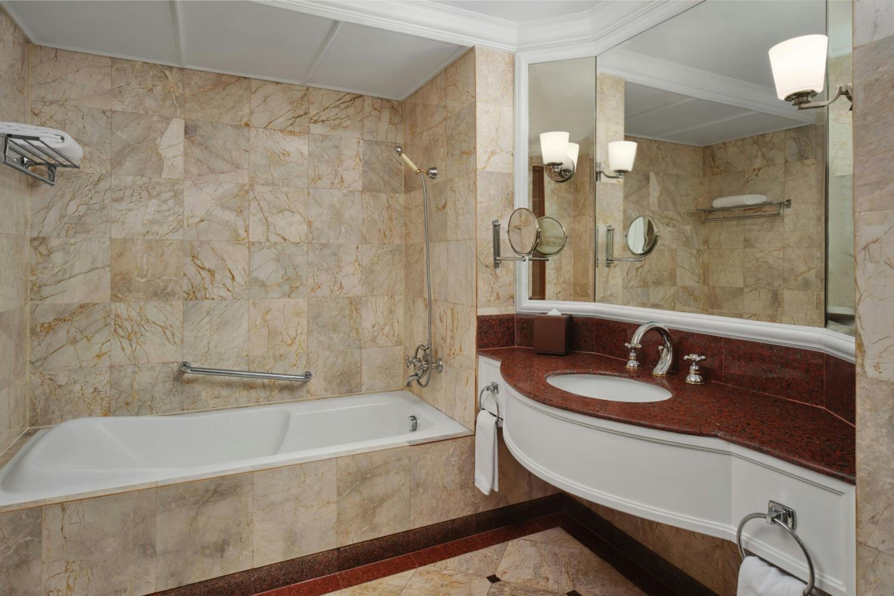 Advantage Room with Two Queen Beds and City View photo 2