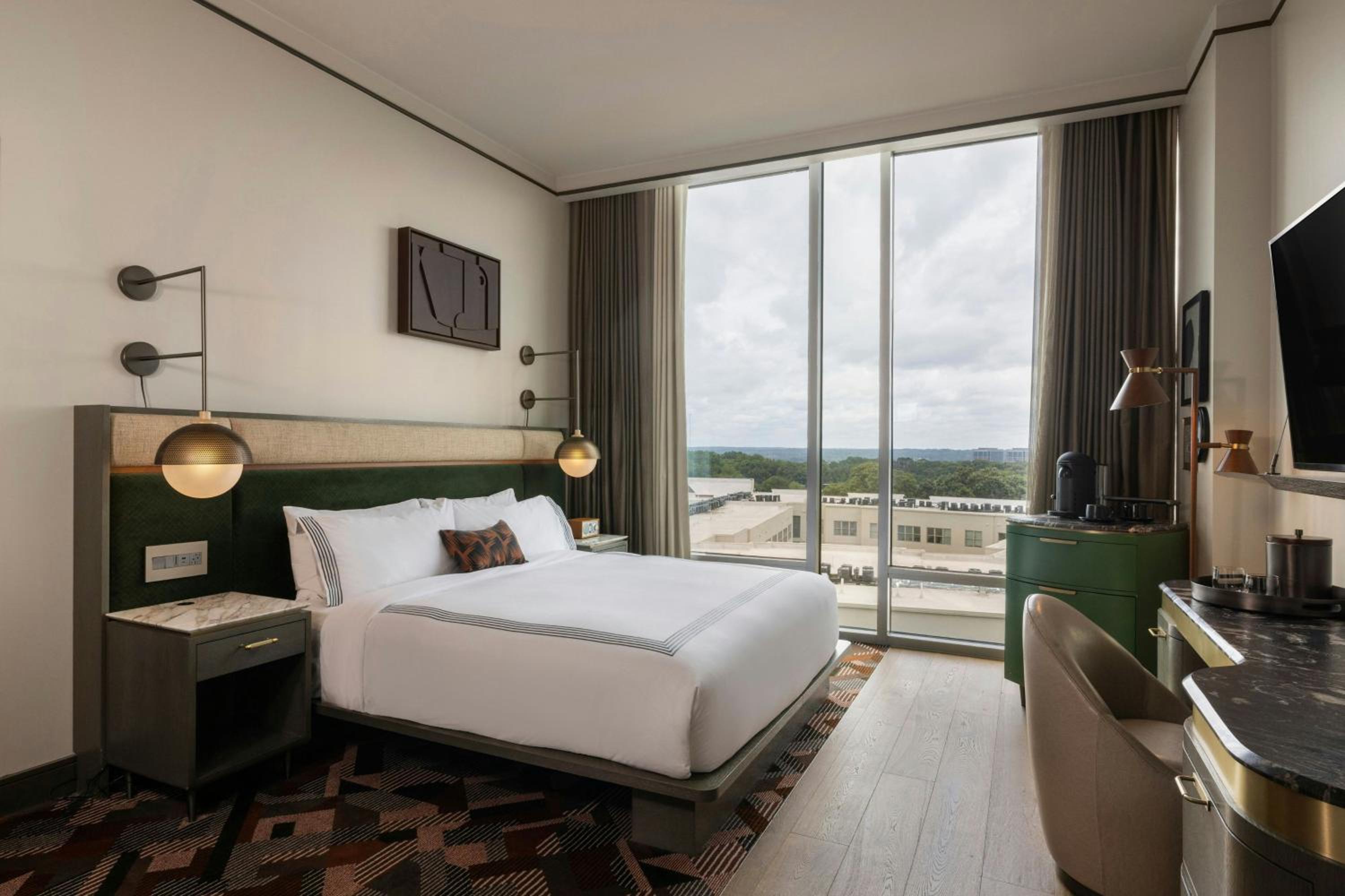 King Room with City View - Photo 1