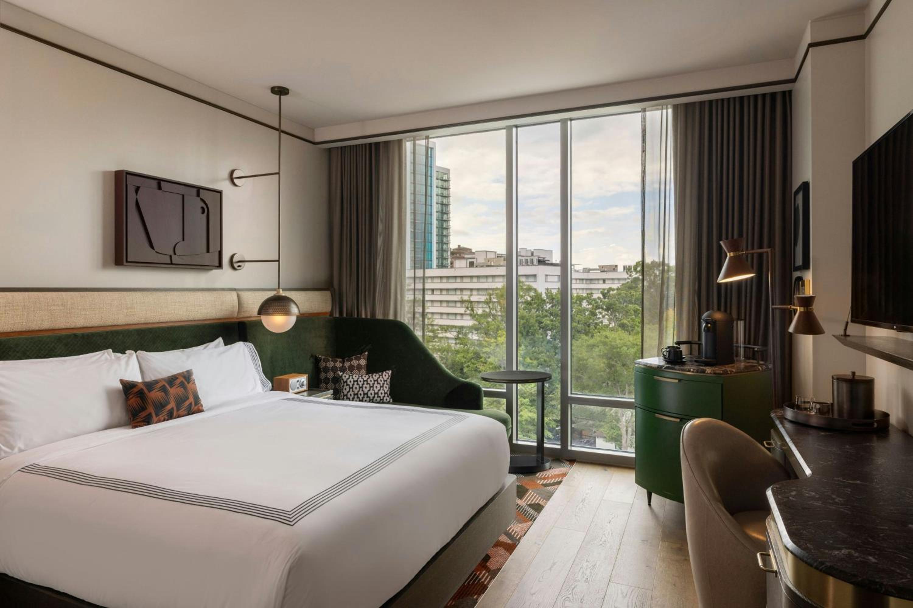 King Room with City View - Photo 2