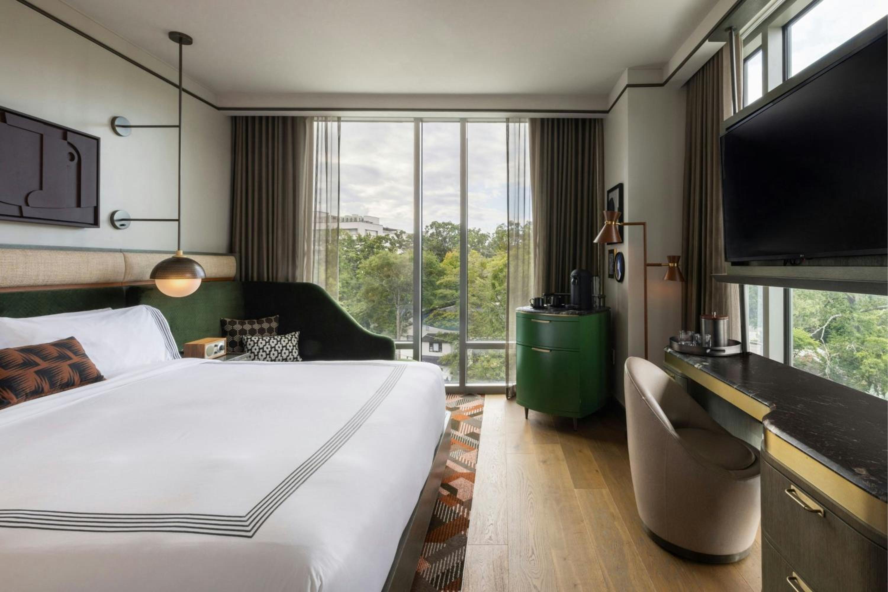 Corner King Room