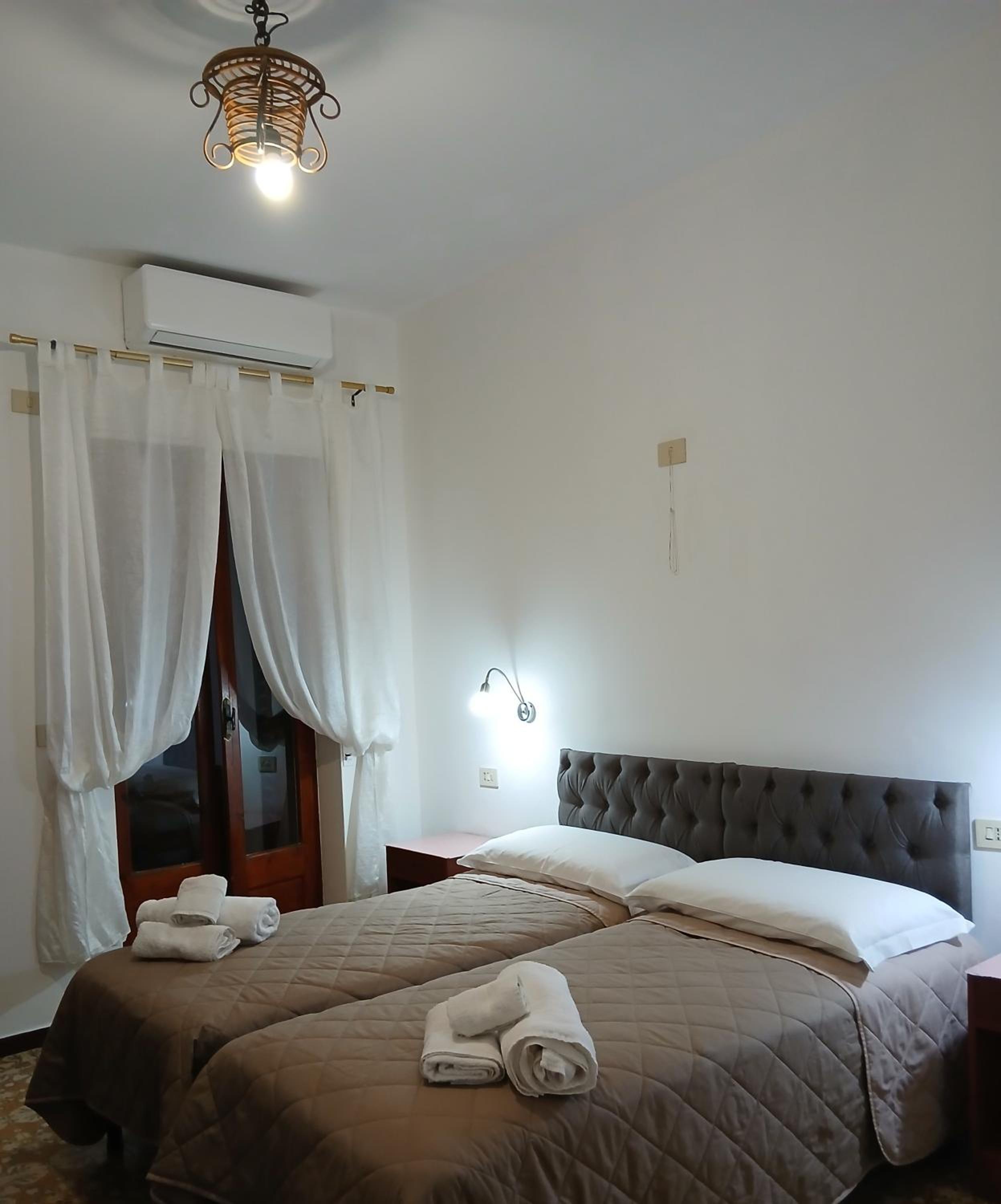 Double or Twin Room photo 2