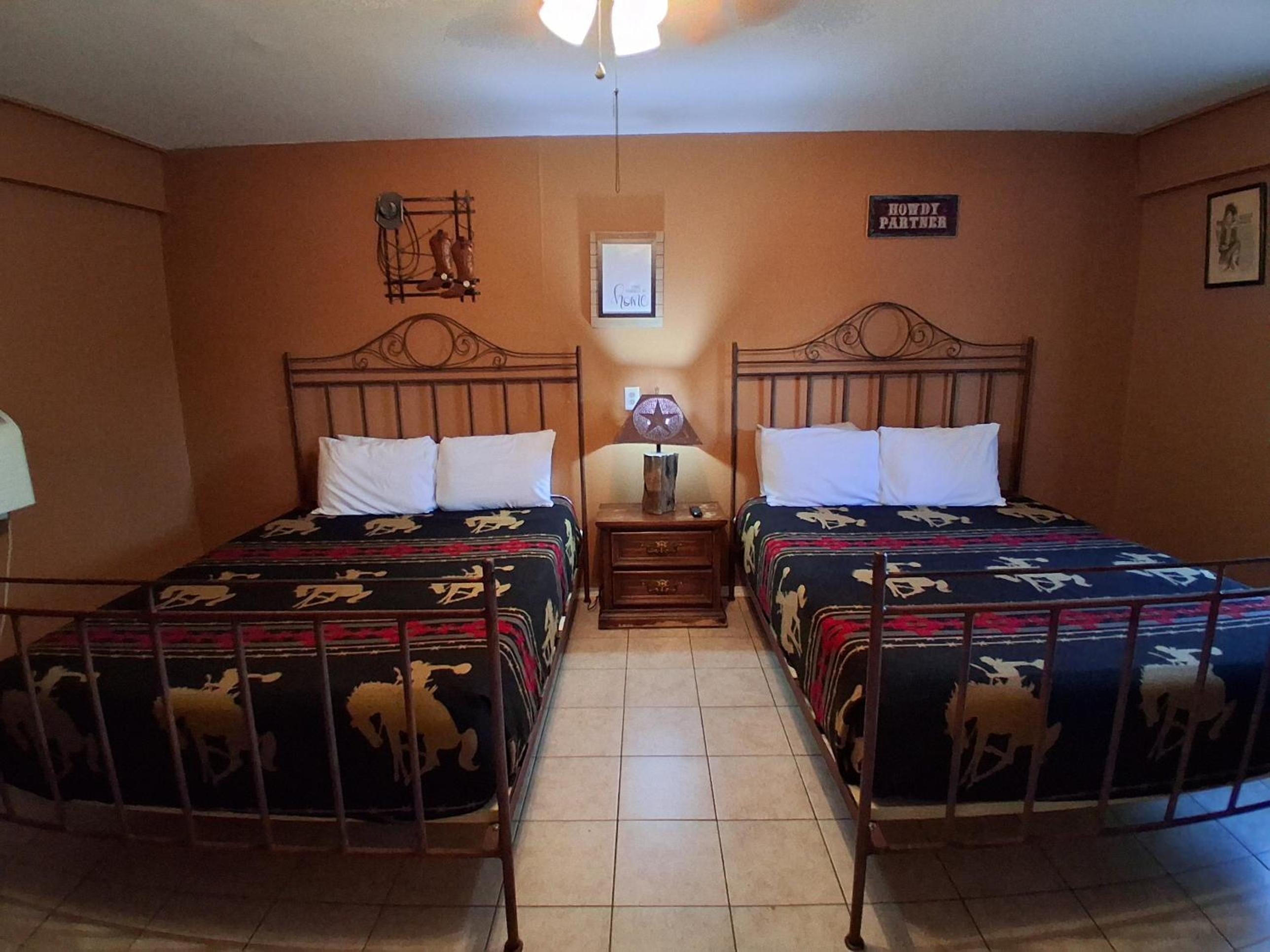 Deluxe Queen Suite photo 1