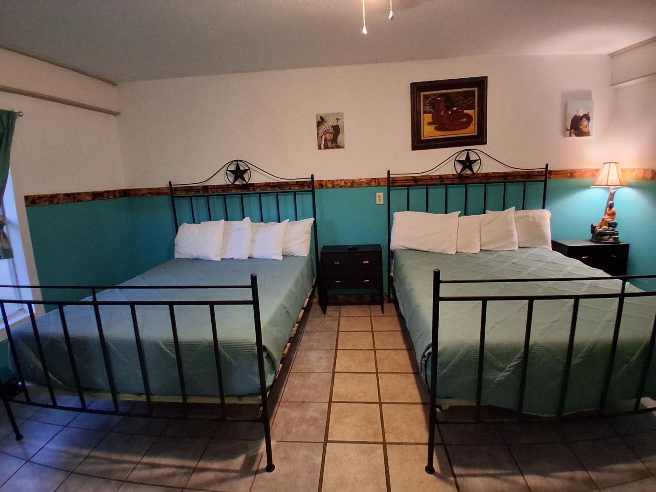 Deluxe Queen Suite photo 1