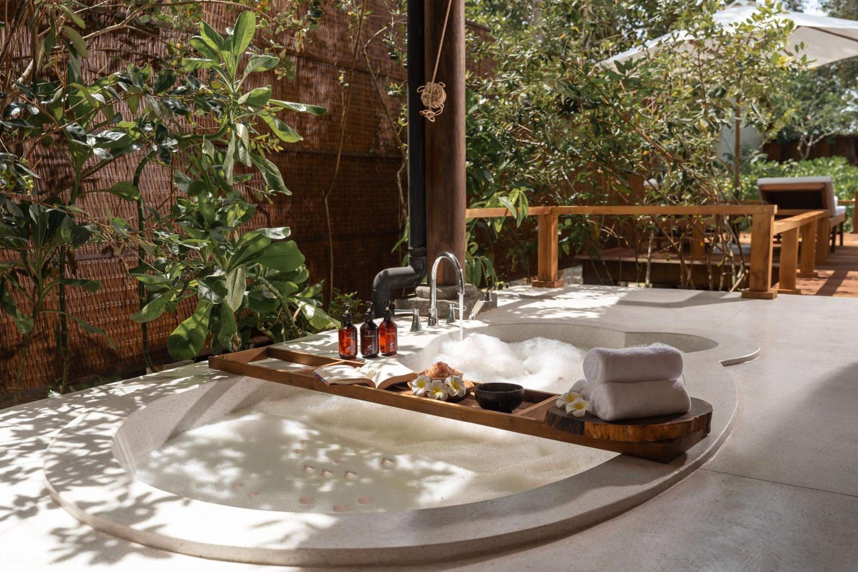 Green Pool Villa