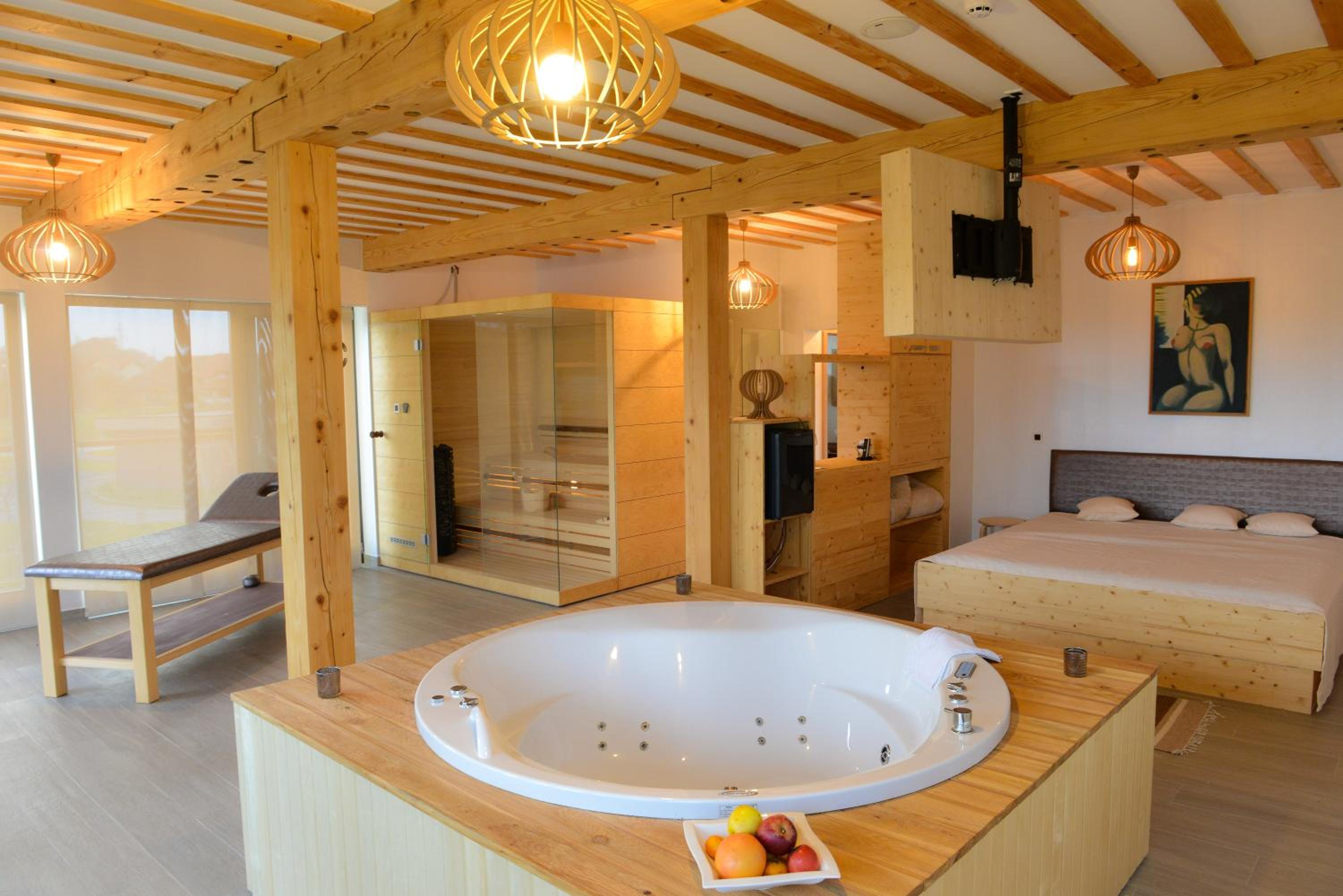 Superior King Suite photo 3