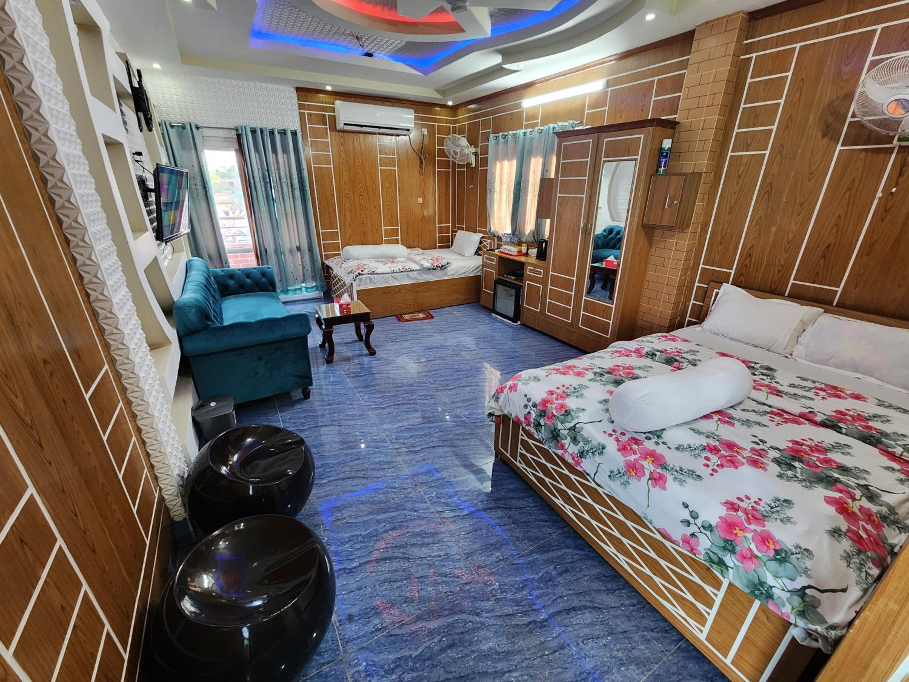 Deluxe Family Room photo 3