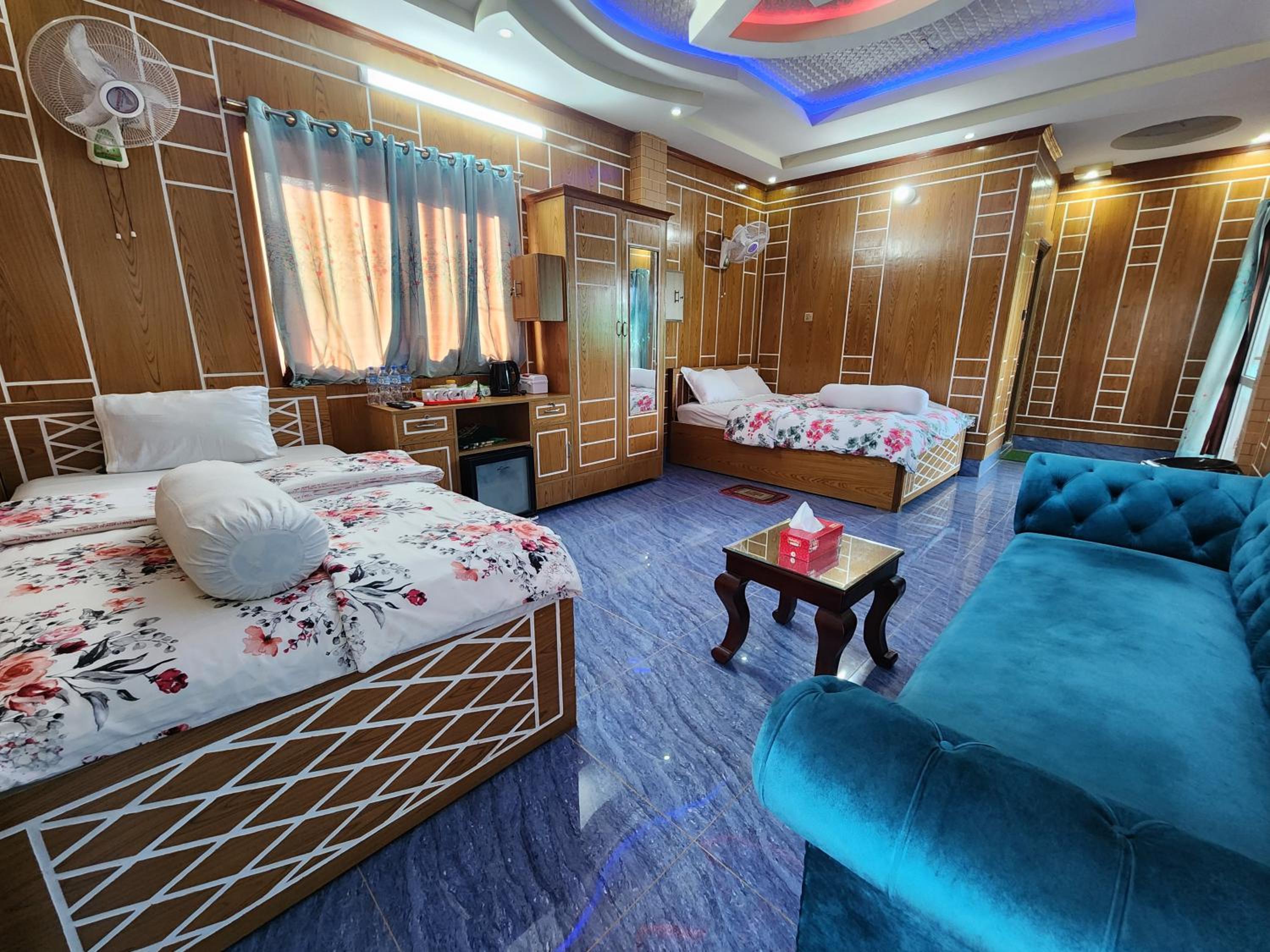 Deluxe Family Room photo 2