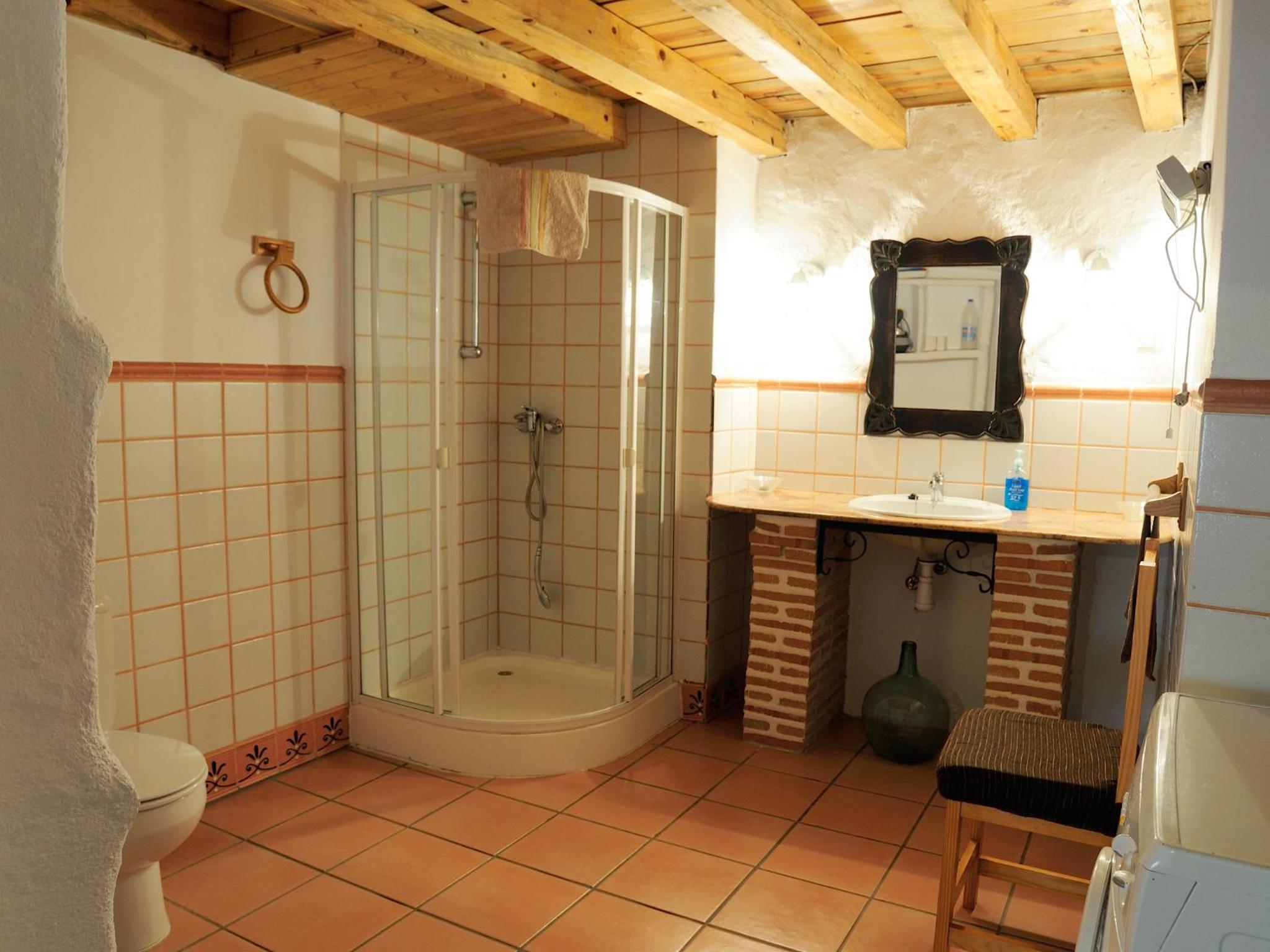 Two-Bedroom House - Photo 22