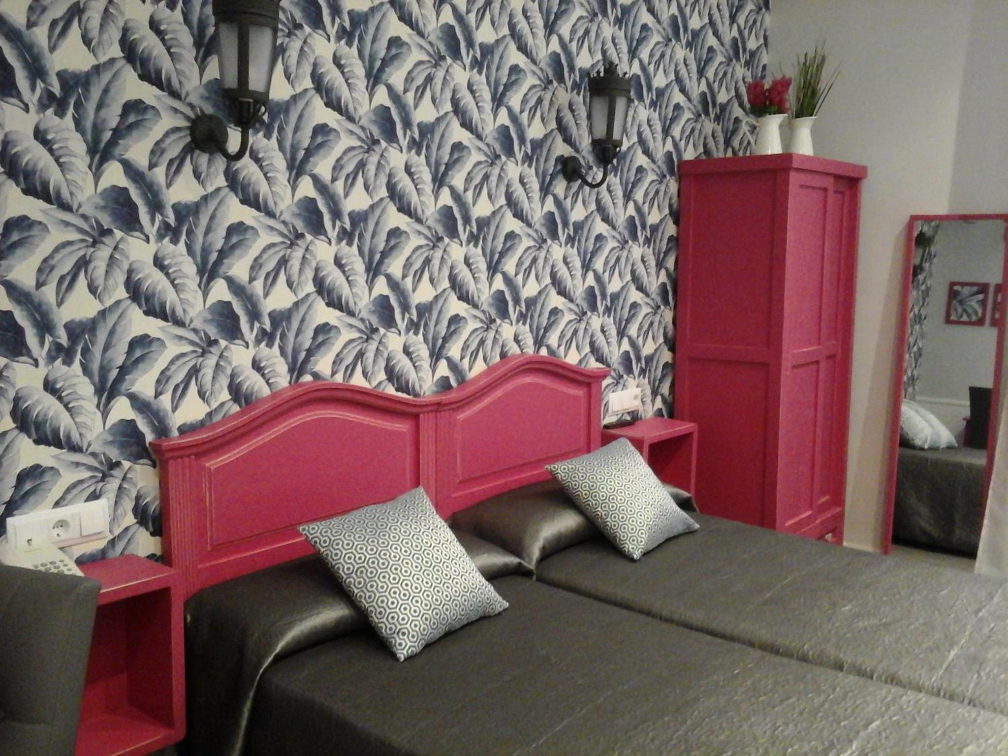Twin Room - Photo 16