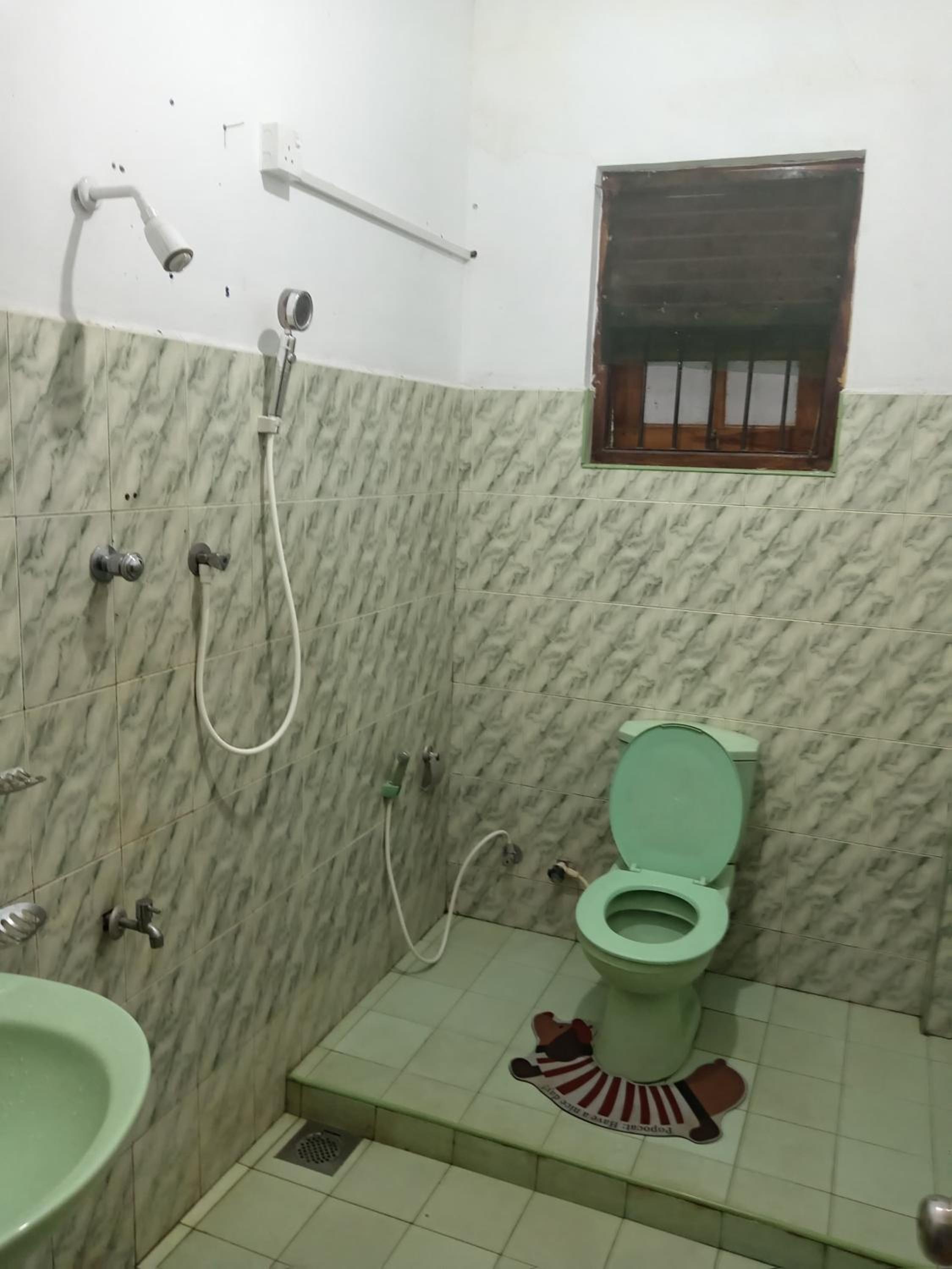 Deluxe Quadruple Room with Air Conditioning & Hot Water photo 1