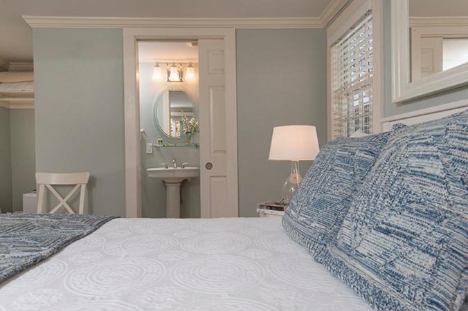 Queen Room photo 3