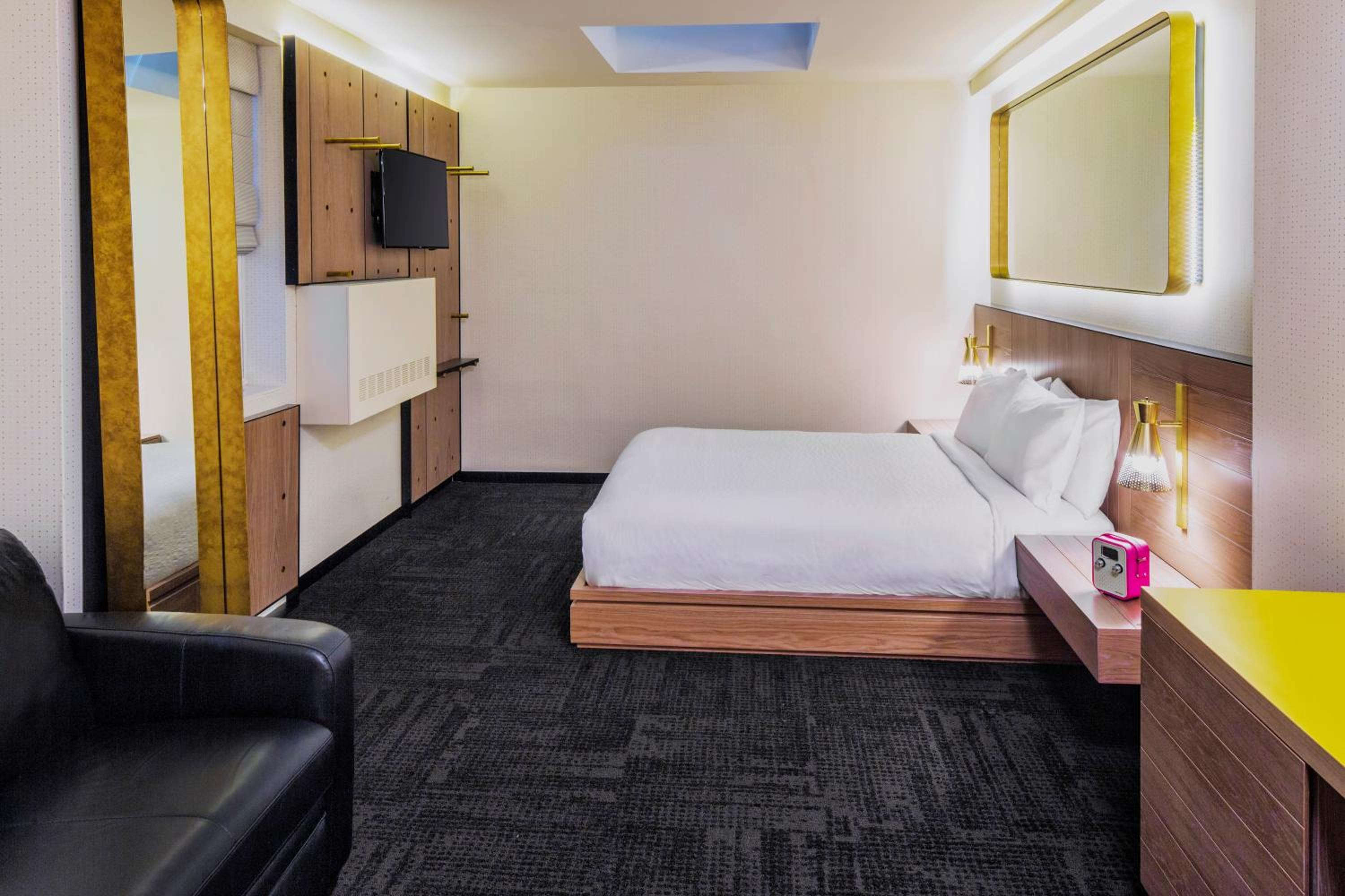 Queen Room - Disability Access