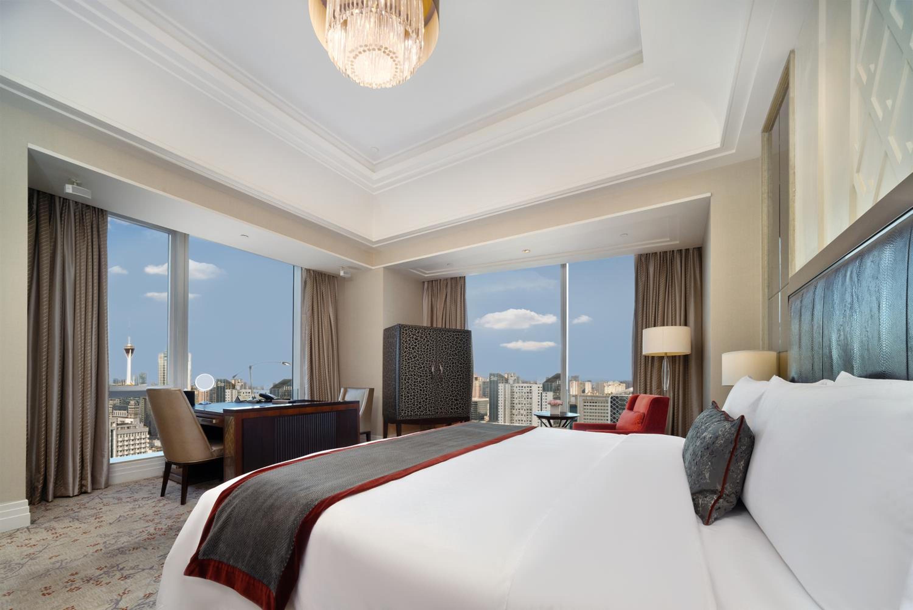 1 King Bed(K1), Tower View, Guest Room