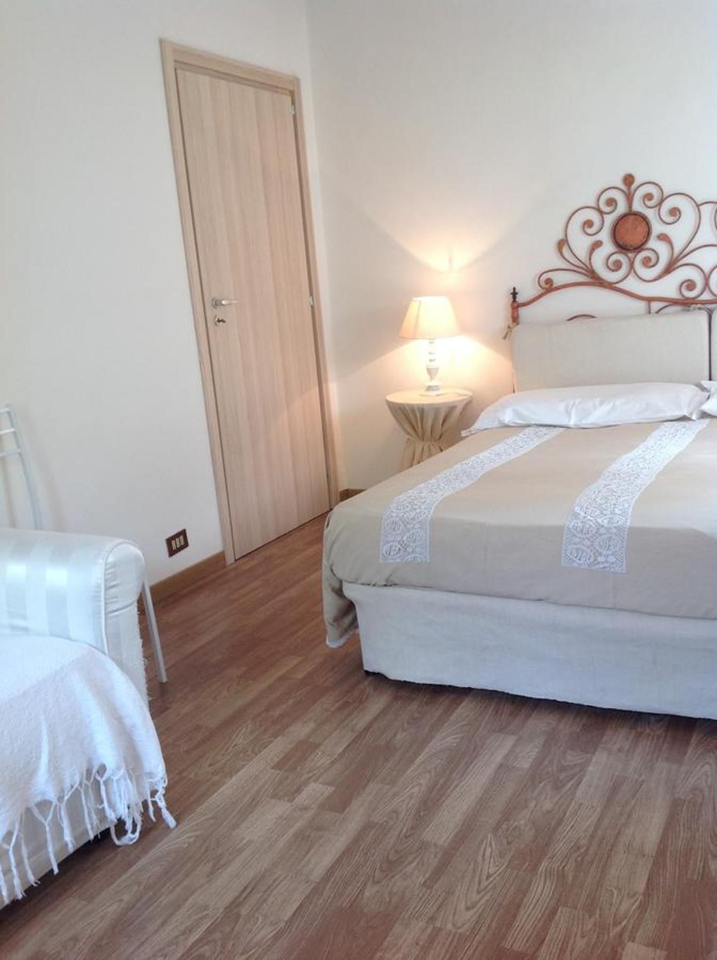 Triple Room with Lake and Mountain View photo 1