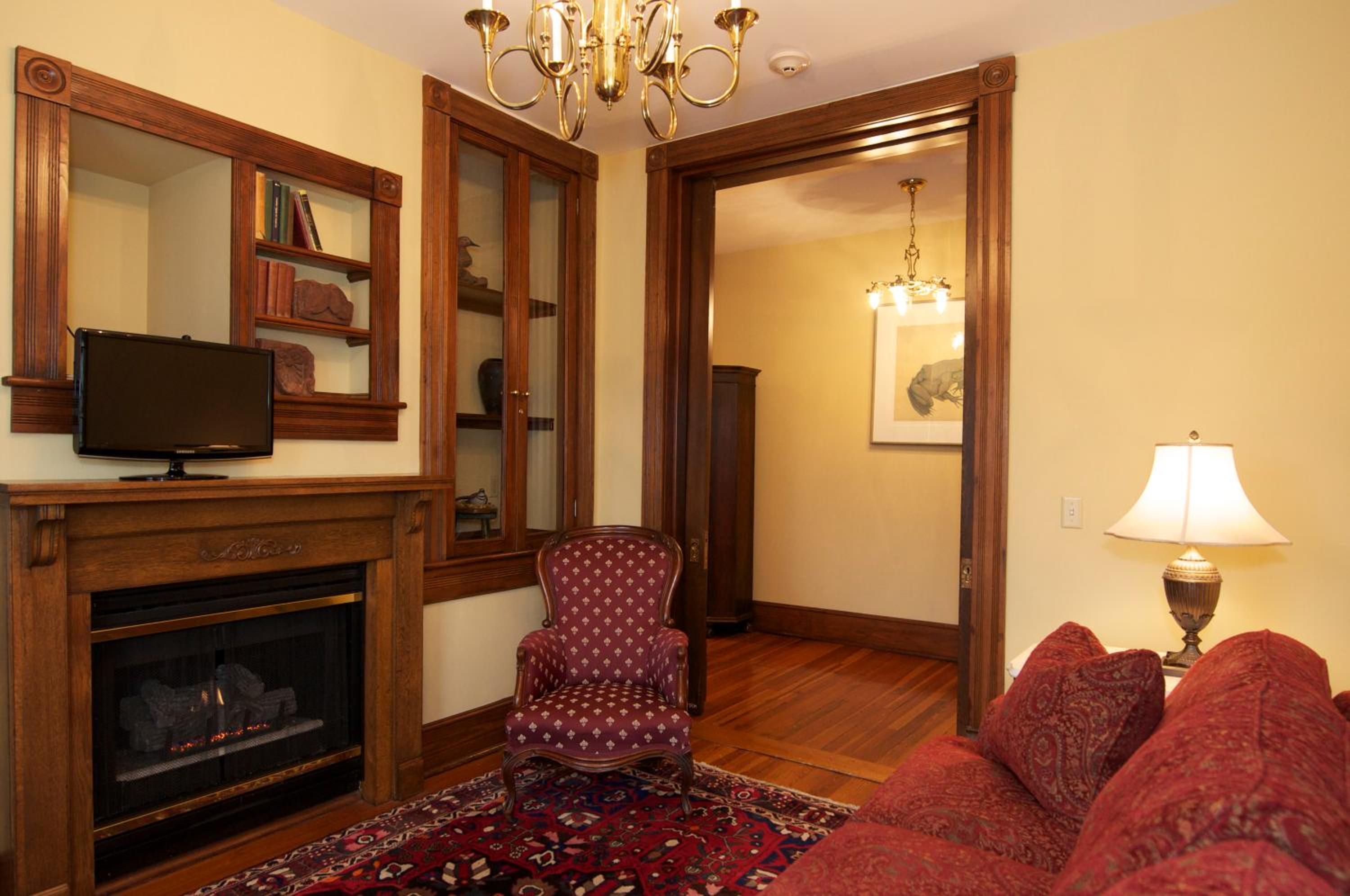 Deluxe Queen Suite - Thompson House photo 3