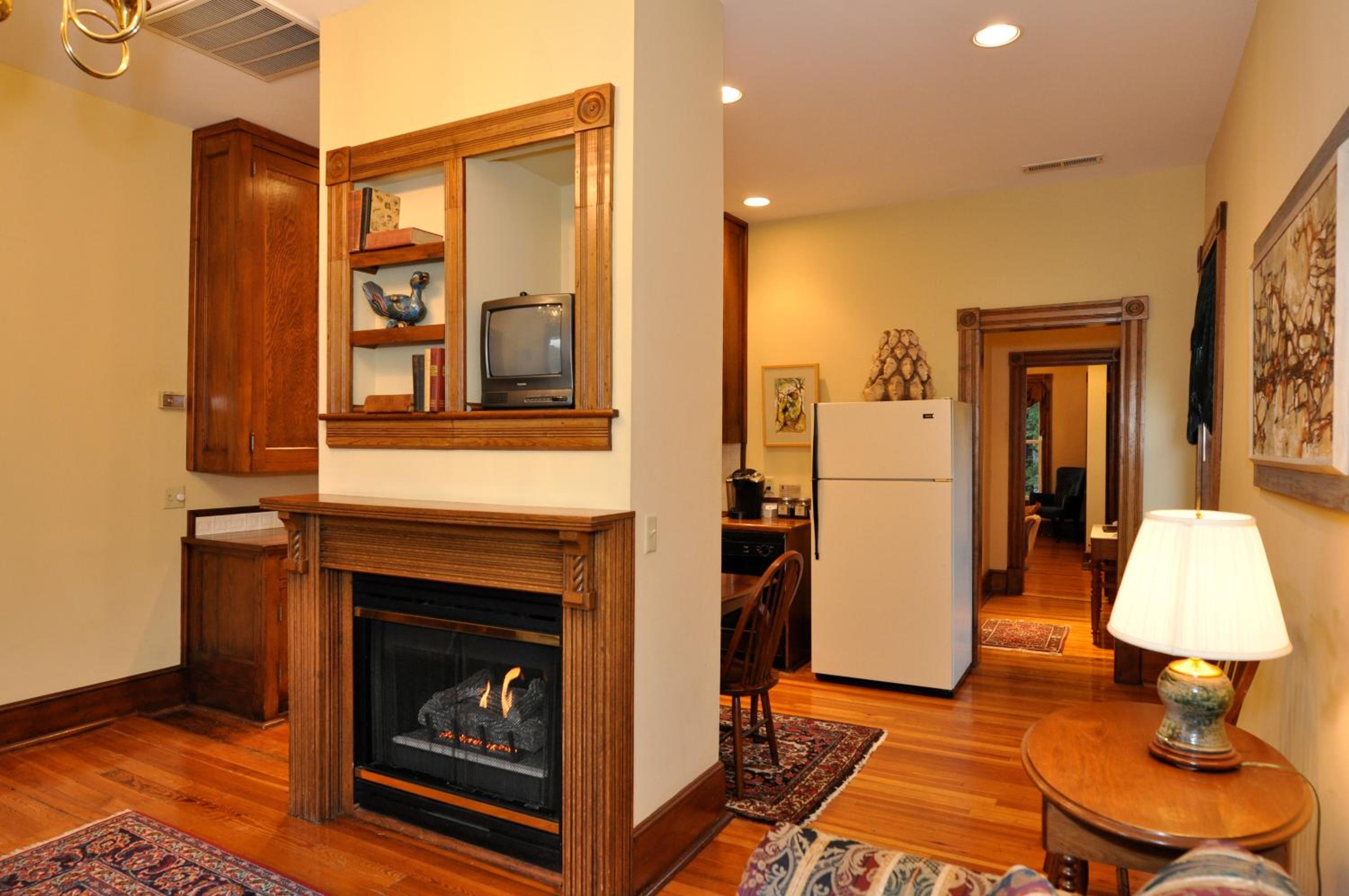 King Suite with Balcony - Thompson House photo 2
