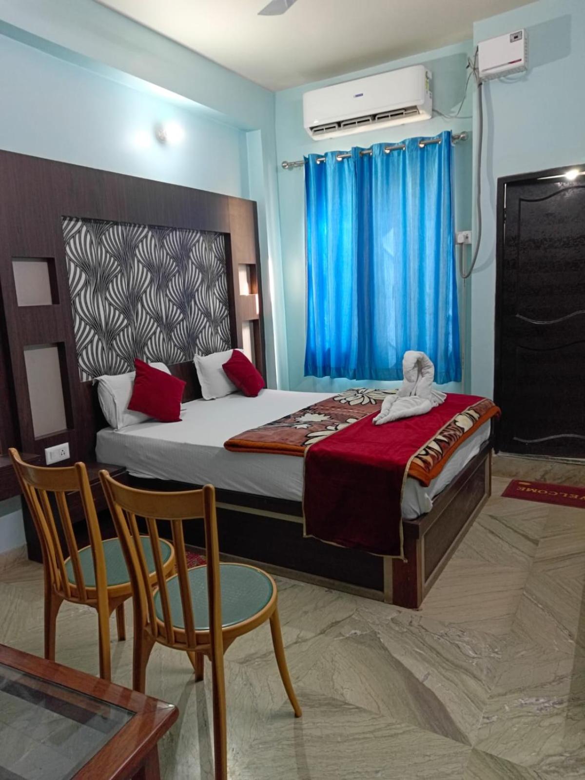 Deluxe Double Room (2 Adults + 1 Child)