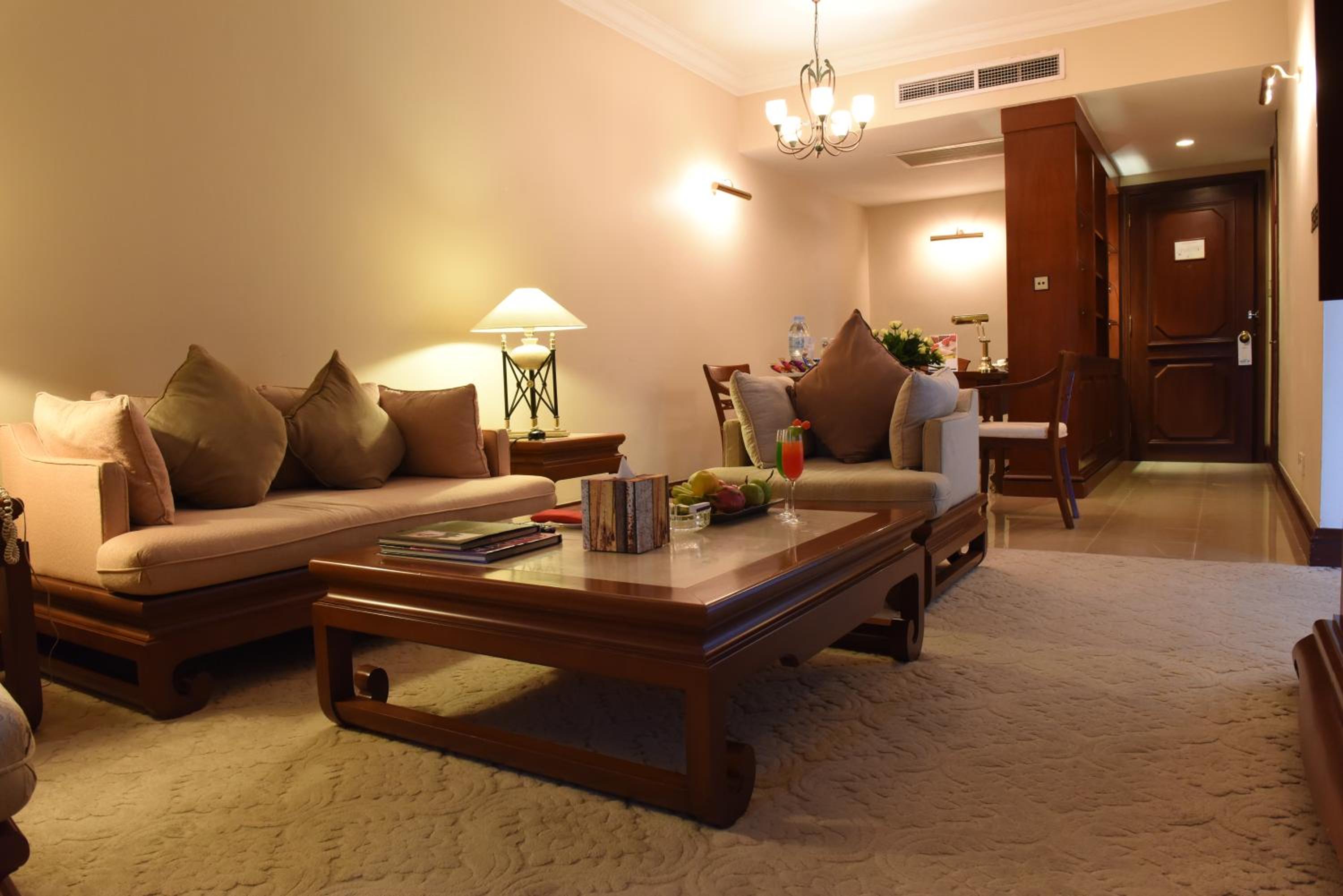 Executive Suite - Photo 10