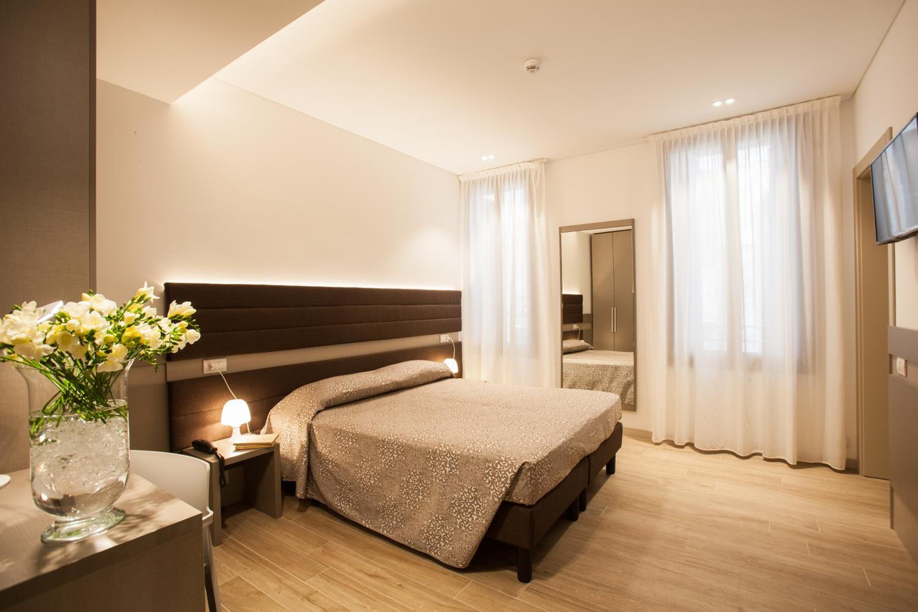 Double or Twin Room photo 3