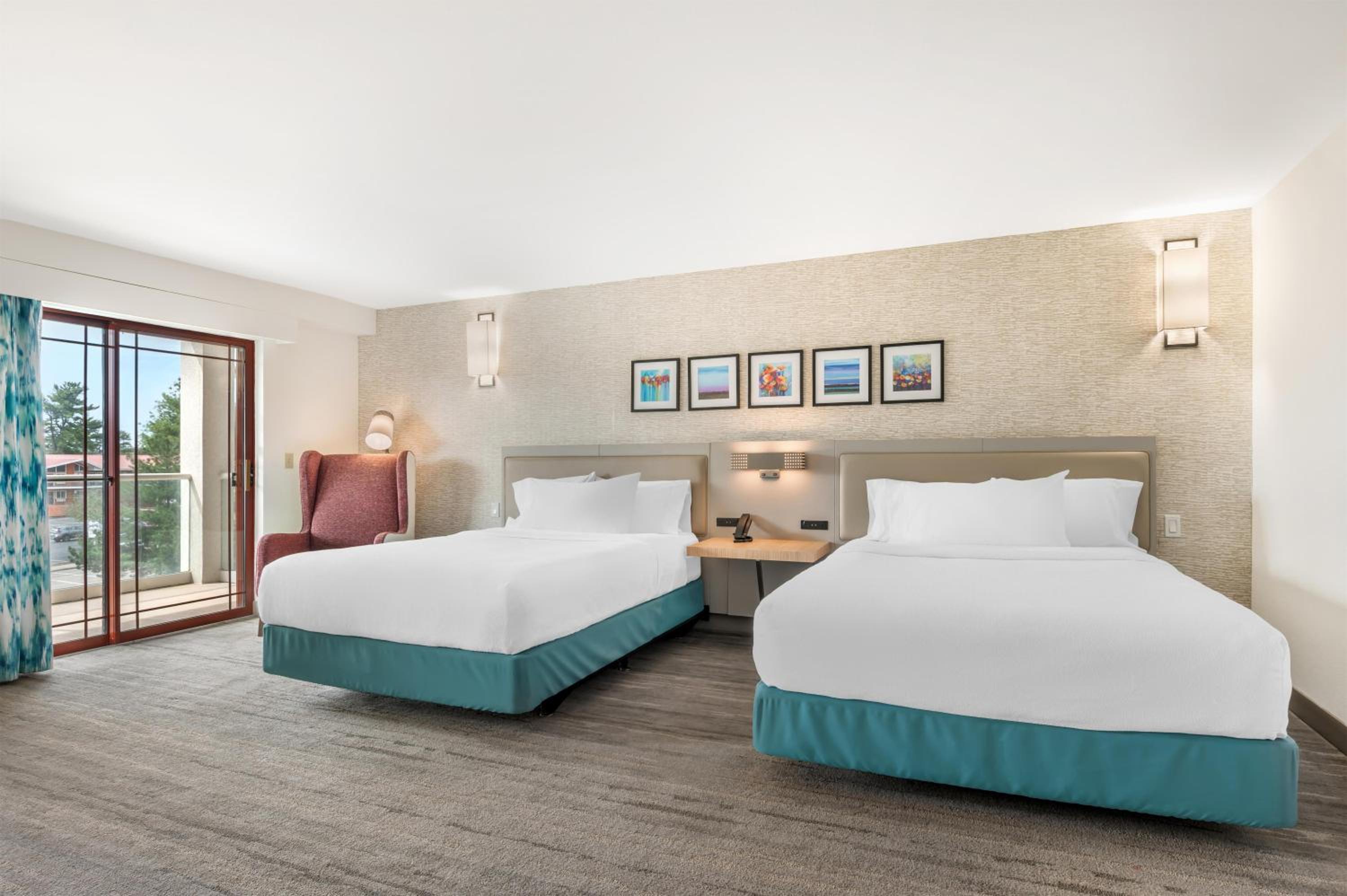 Queen Room with Two Queen Beds and Balcony - Mobility Accessible photo 1