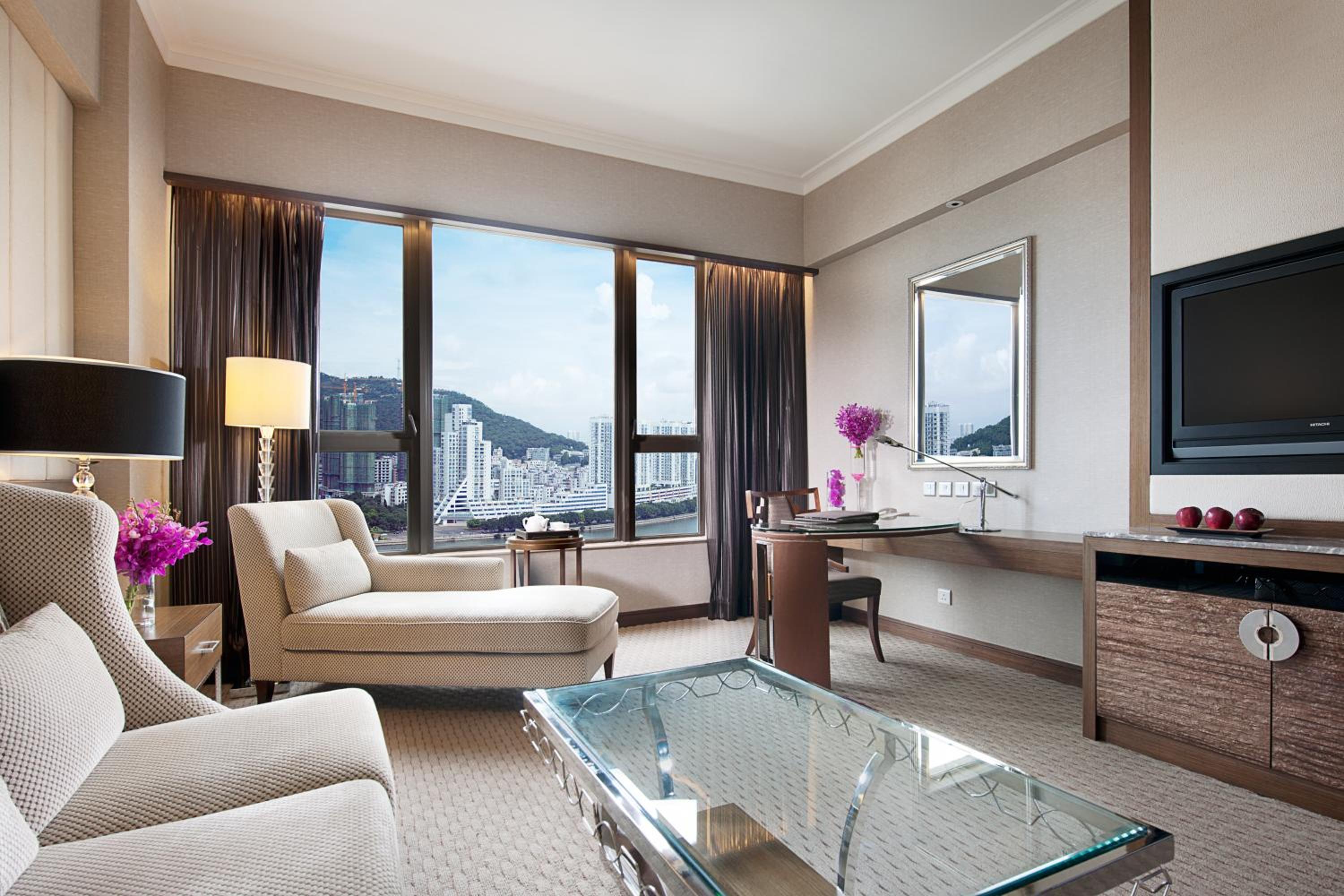 Junior King Suite with Privilege Benefit - Photo 1