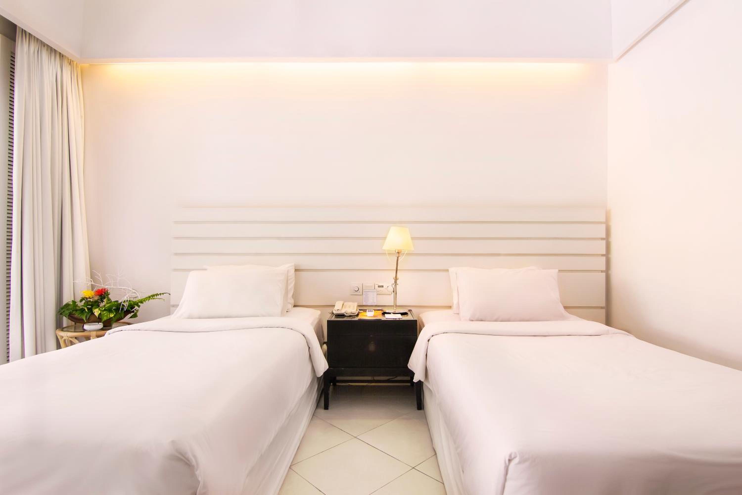Deluxe Room with Garden View - Photo 19