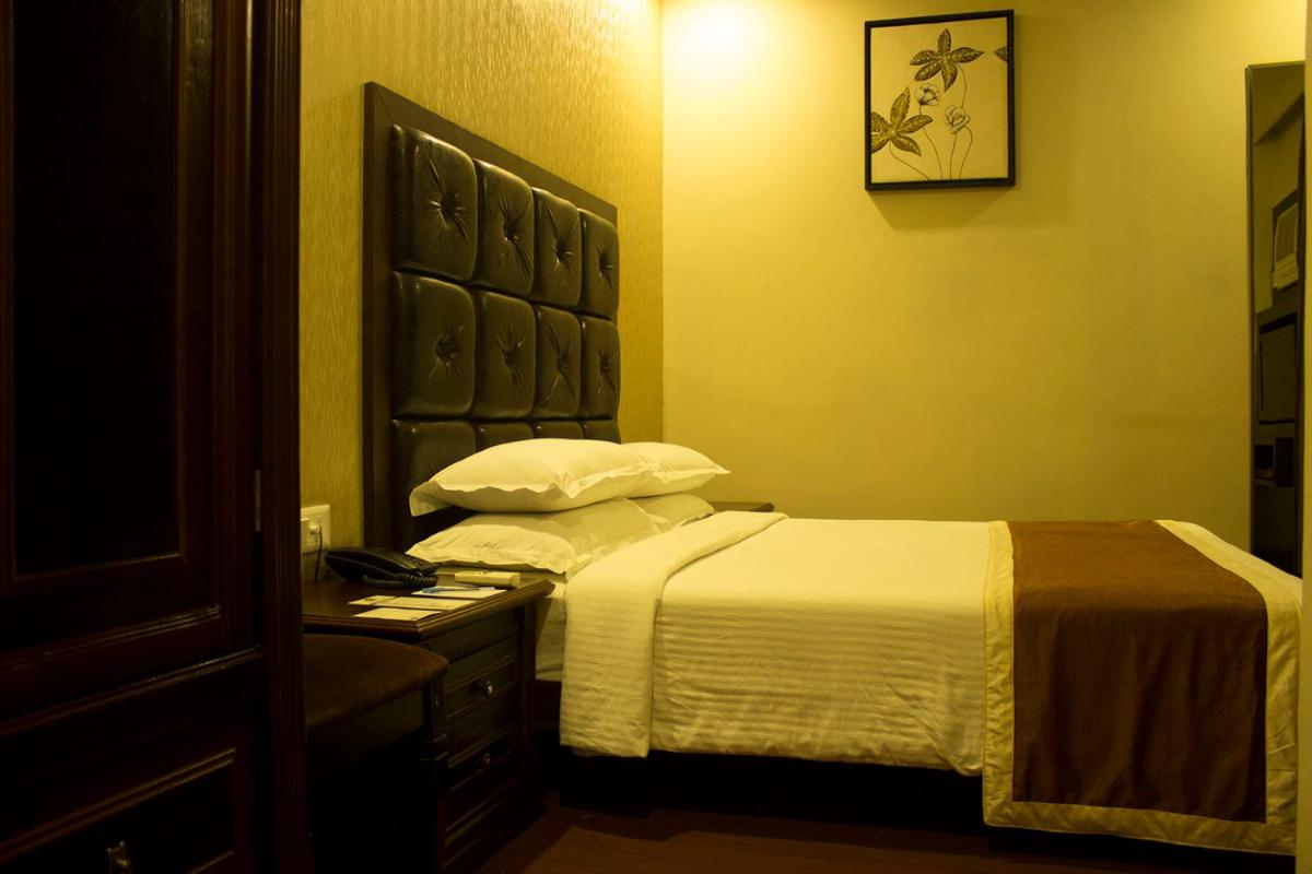 Superior Double or Twin Room photo 2