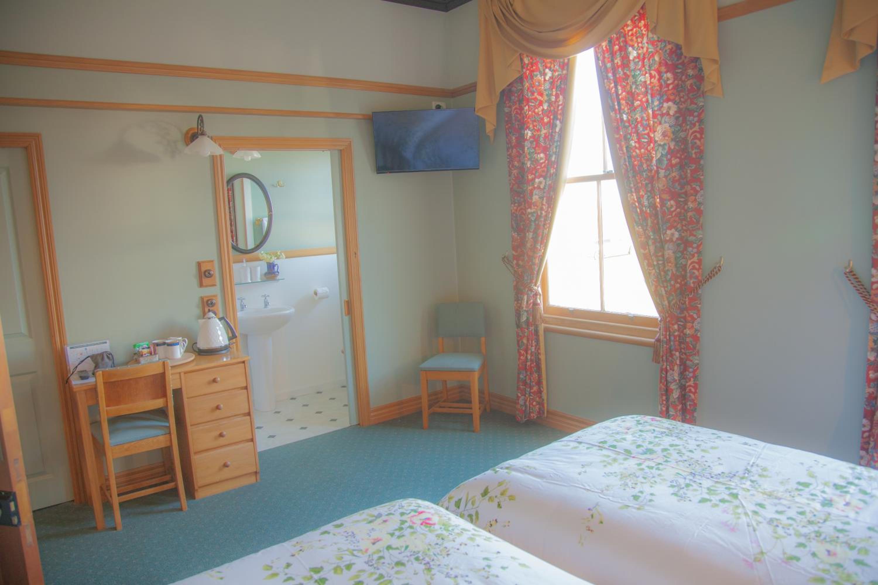 Twin Room - Heritage Wing photo 2