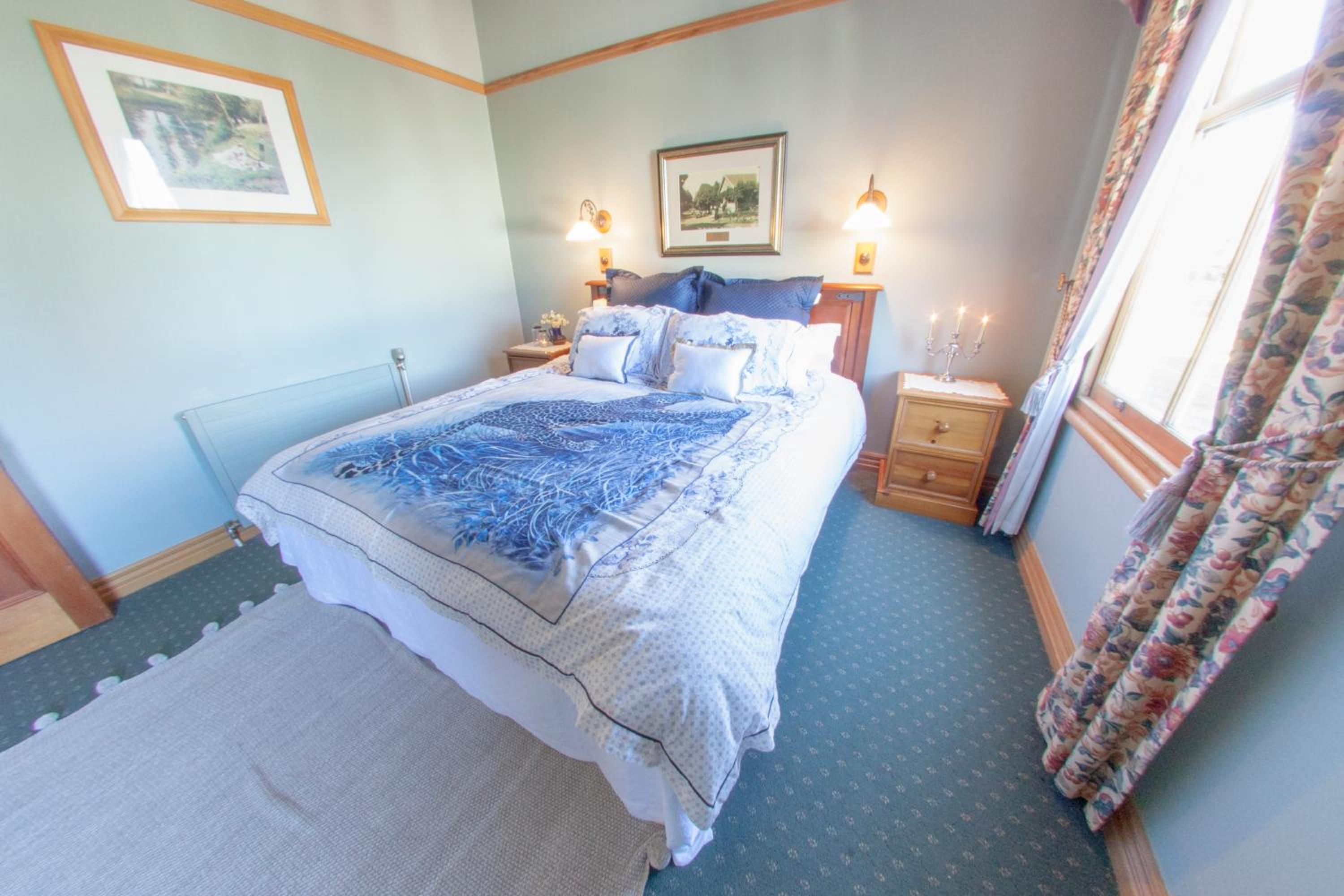 Queen Room - Heritage Wing photo 2