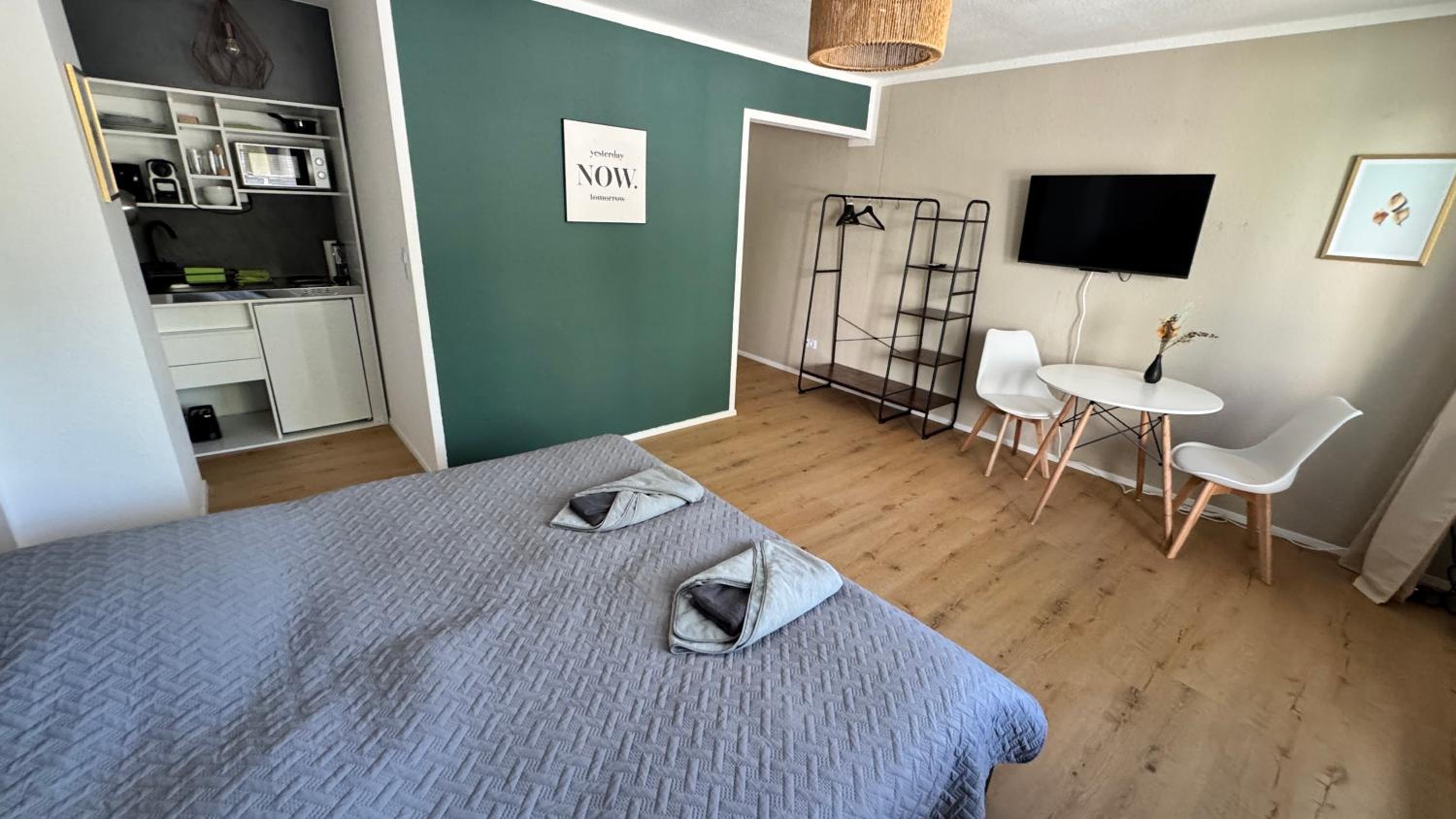 One-Bedroom Apartment with Balcony photo 2