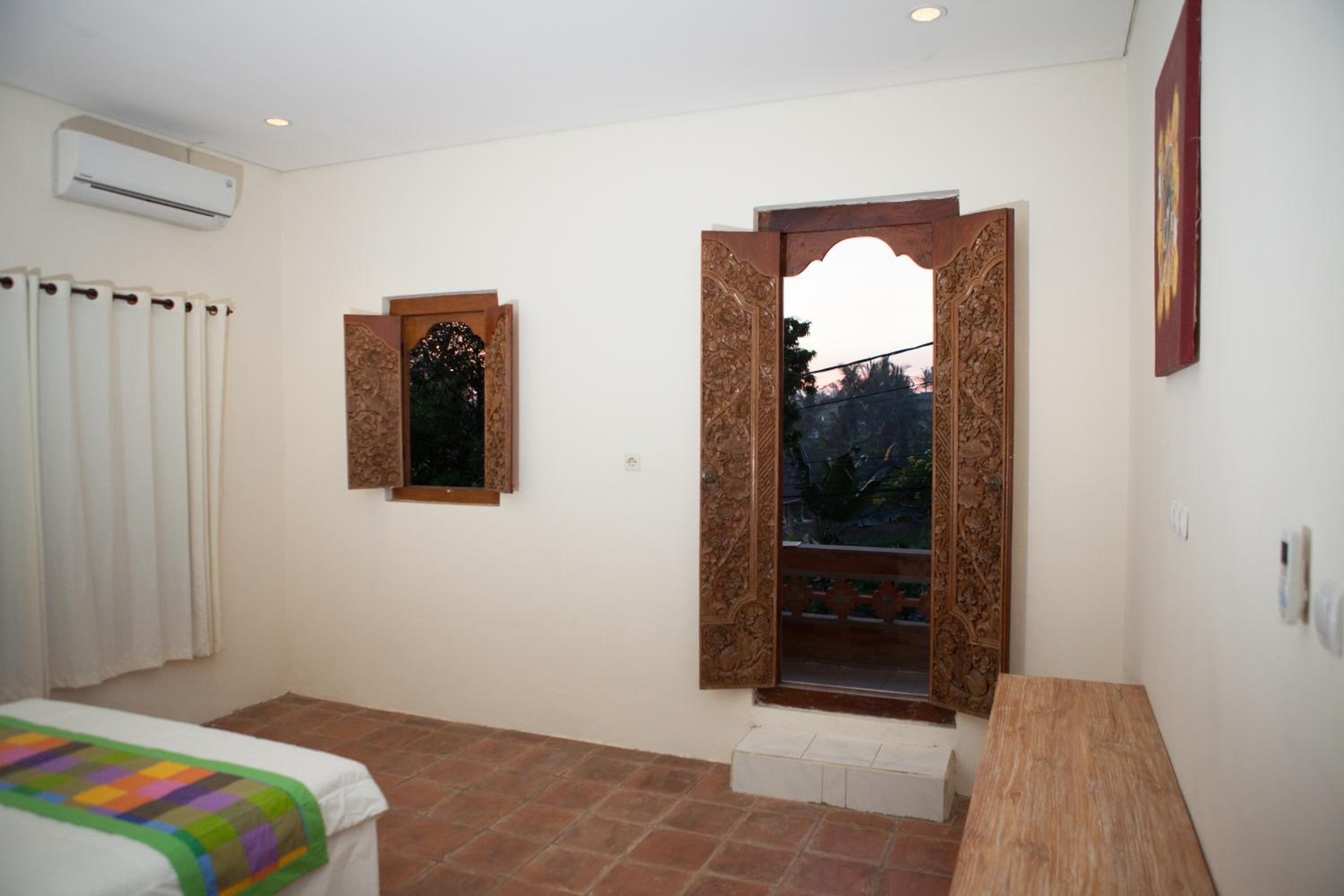 Double Room with Balcony - Photo 3