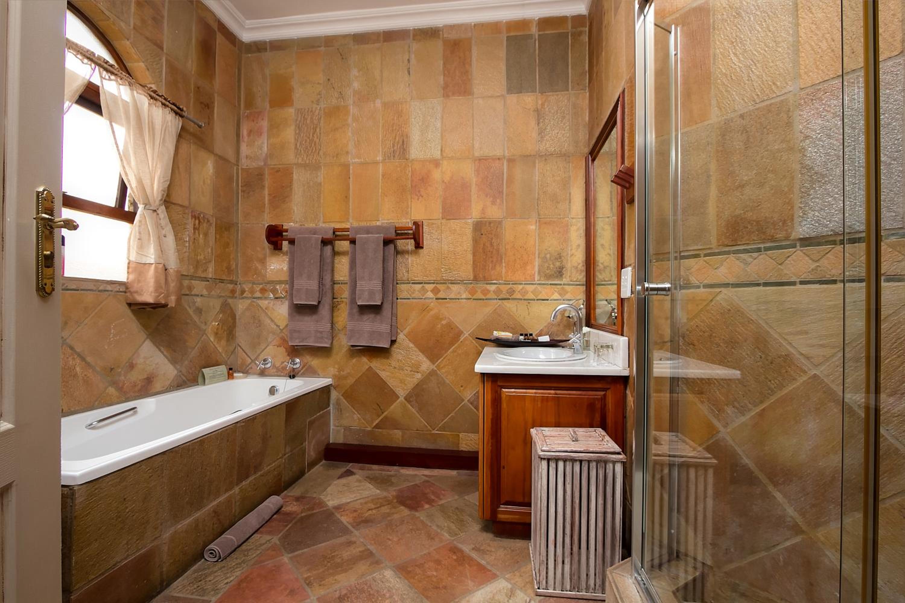 Deluxe King Room photo 2