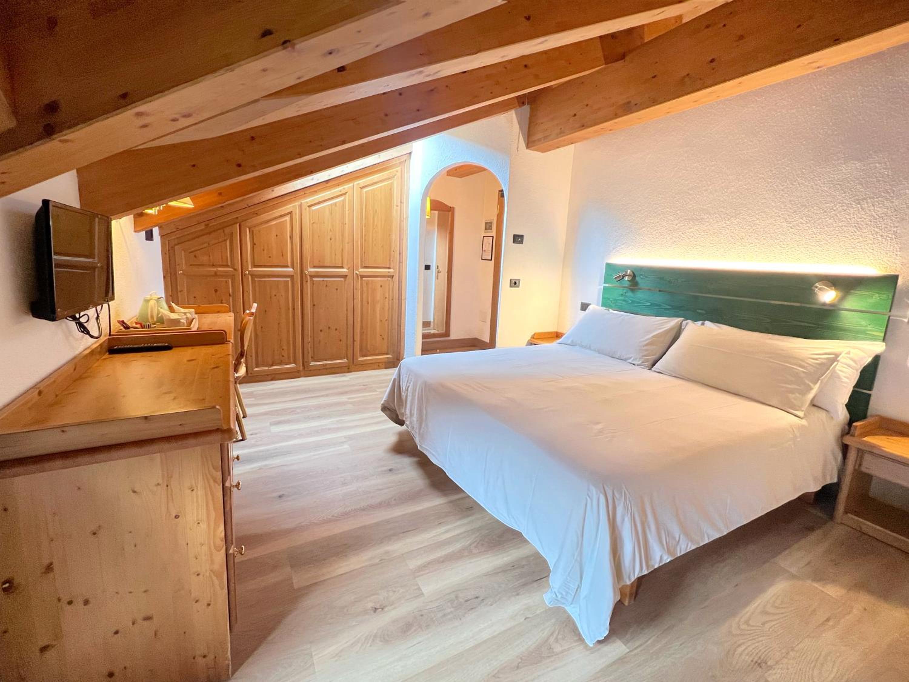 Junior Suite with Mountain View