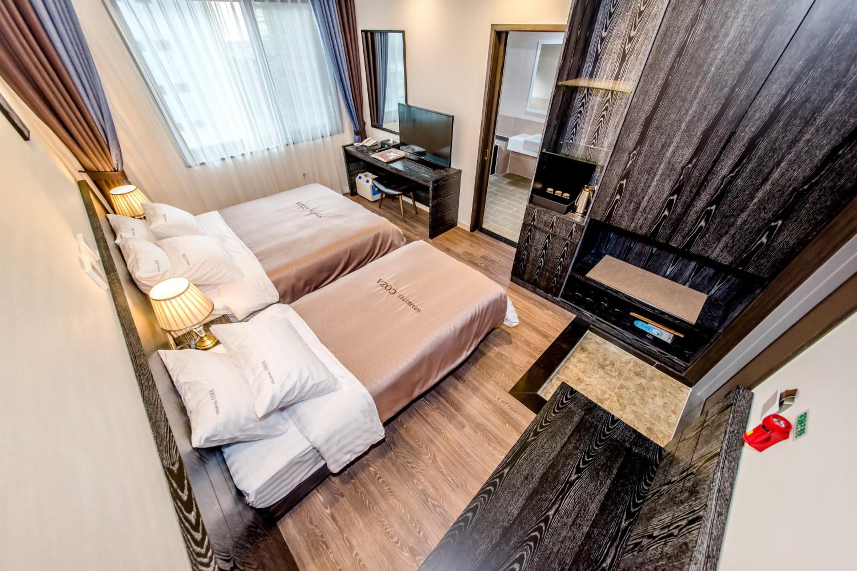 Superior Twin Room with Garden View photo 2