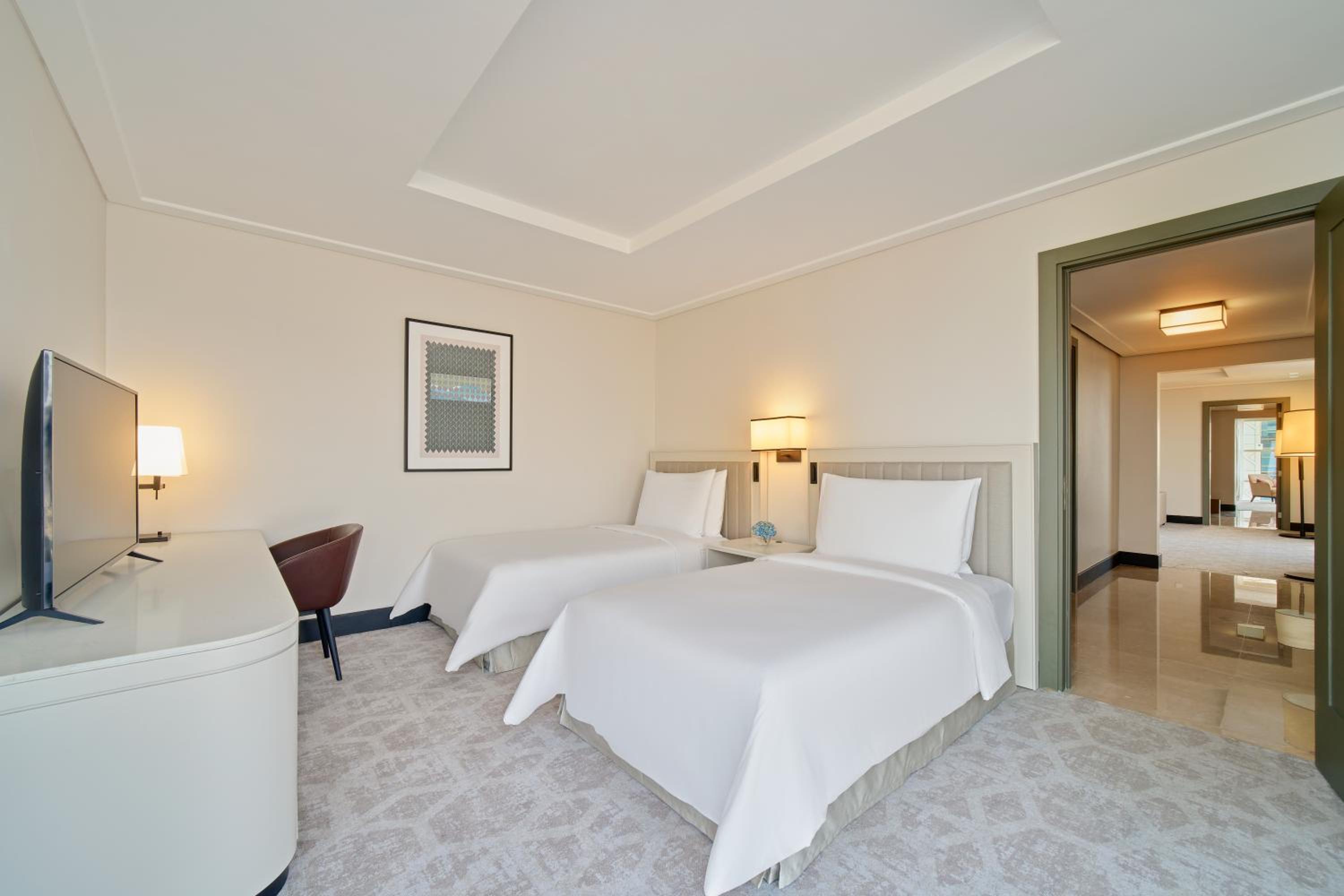 Superior Suite Haram View