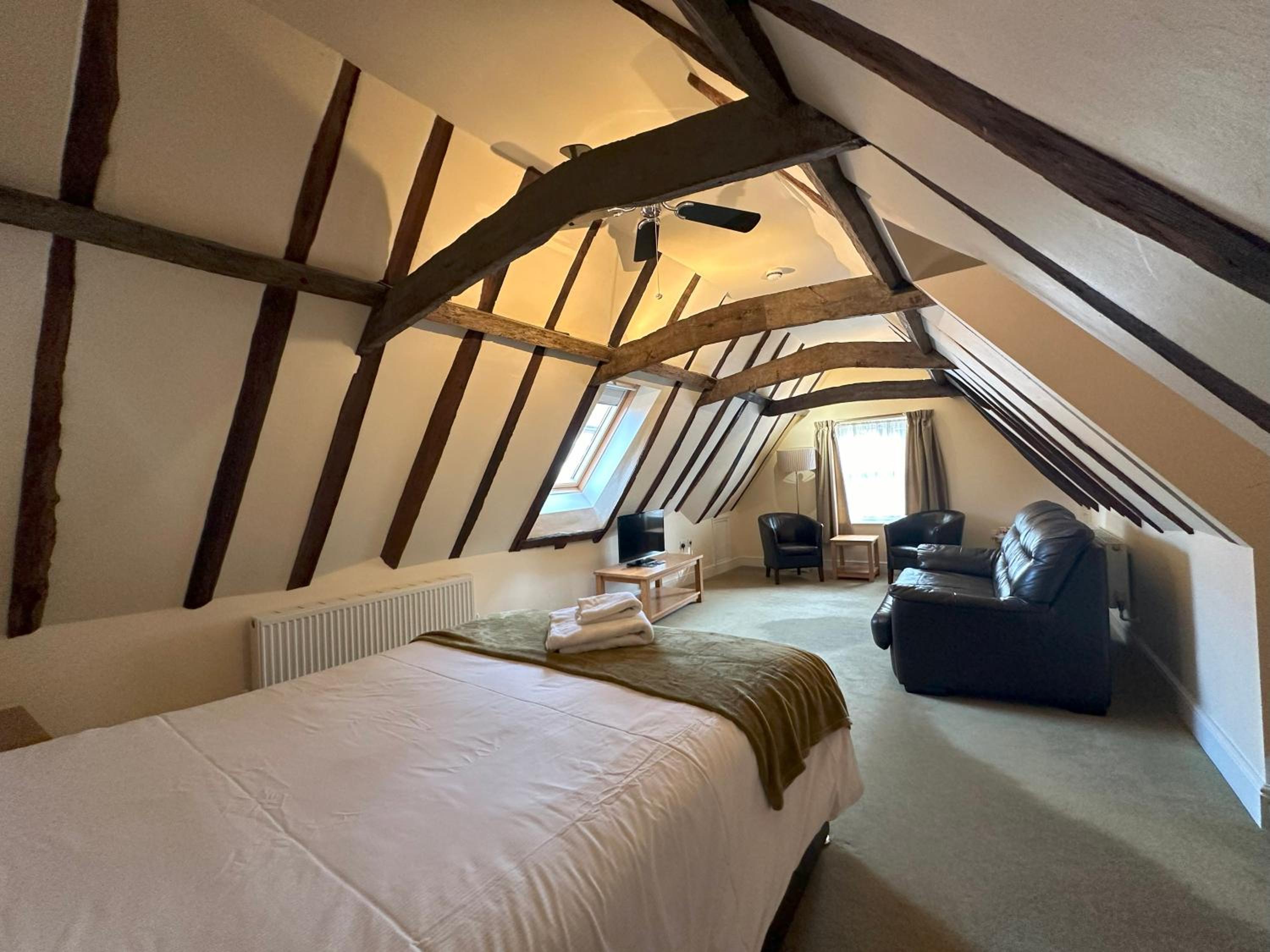 Queen Suite photo 2