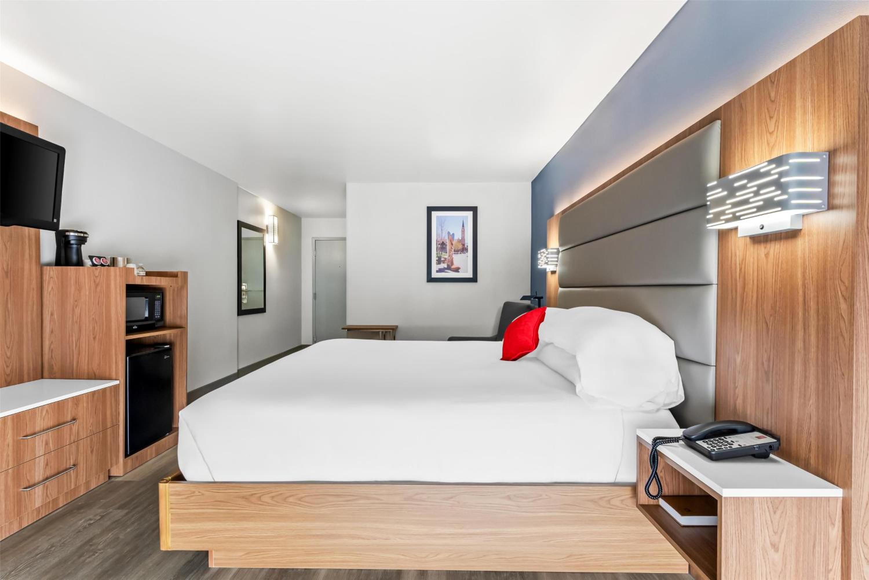 King Room - Disability Access - Photo 7