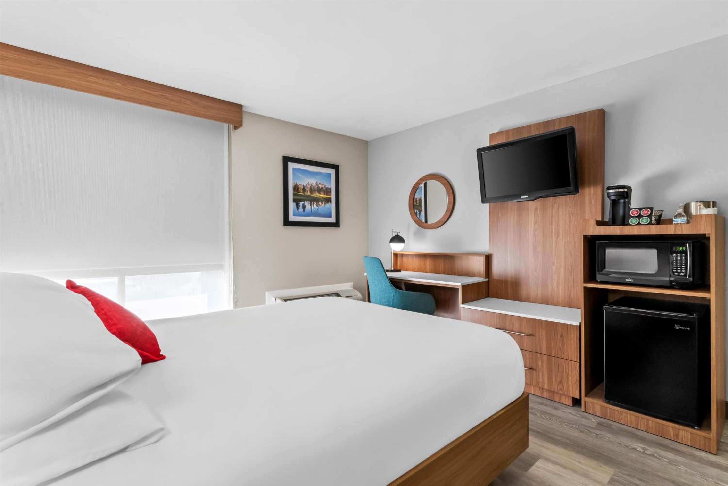 Deluxe Queen Room - Photo 4