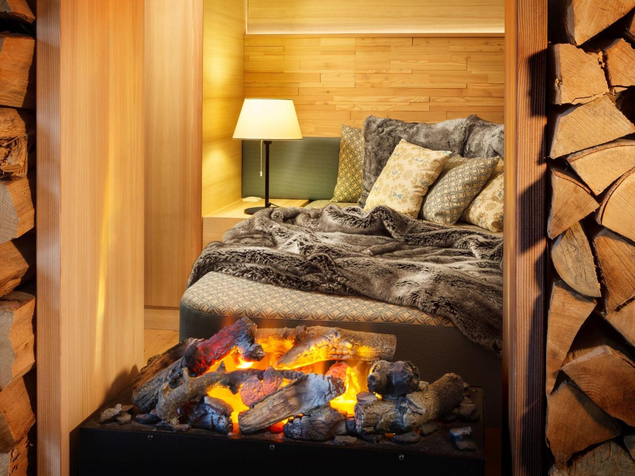 Honeymoon Suite - Photo 5